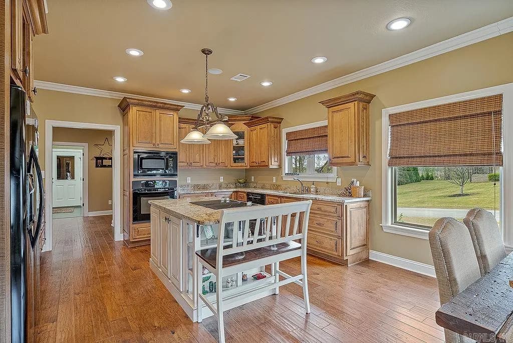 Property at 4301  Woodcrest - Image 16