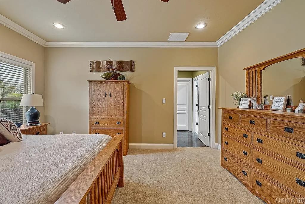 Property at 4301  Woodcrest - Image 23