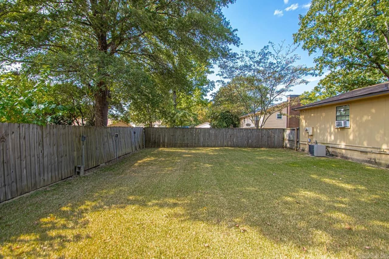 Property at 409  Oneida - Image 23