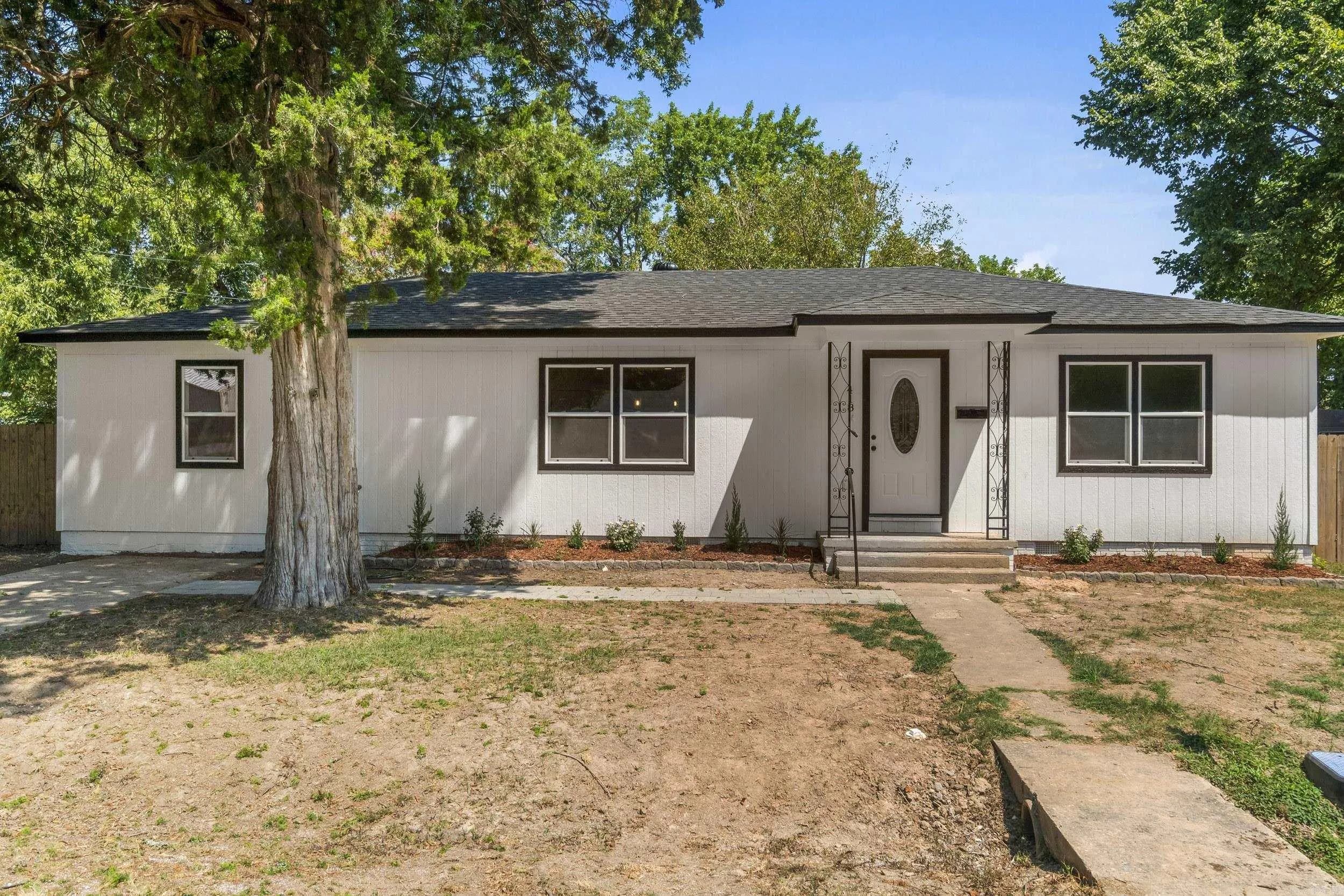 Property at 418 W 4th - Image 1