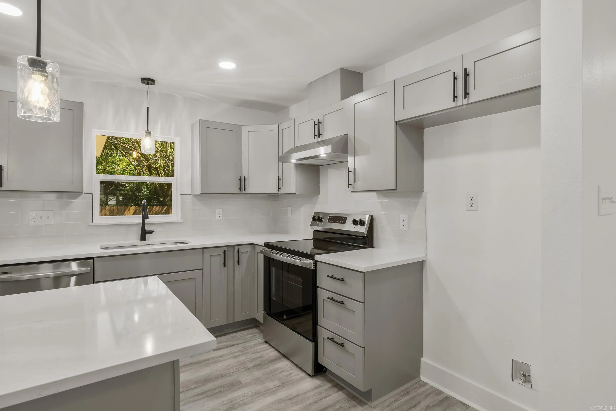 Property at 418 W 4th - Image 13