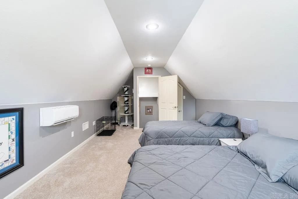 Property at 108  Sunrise - Image 36