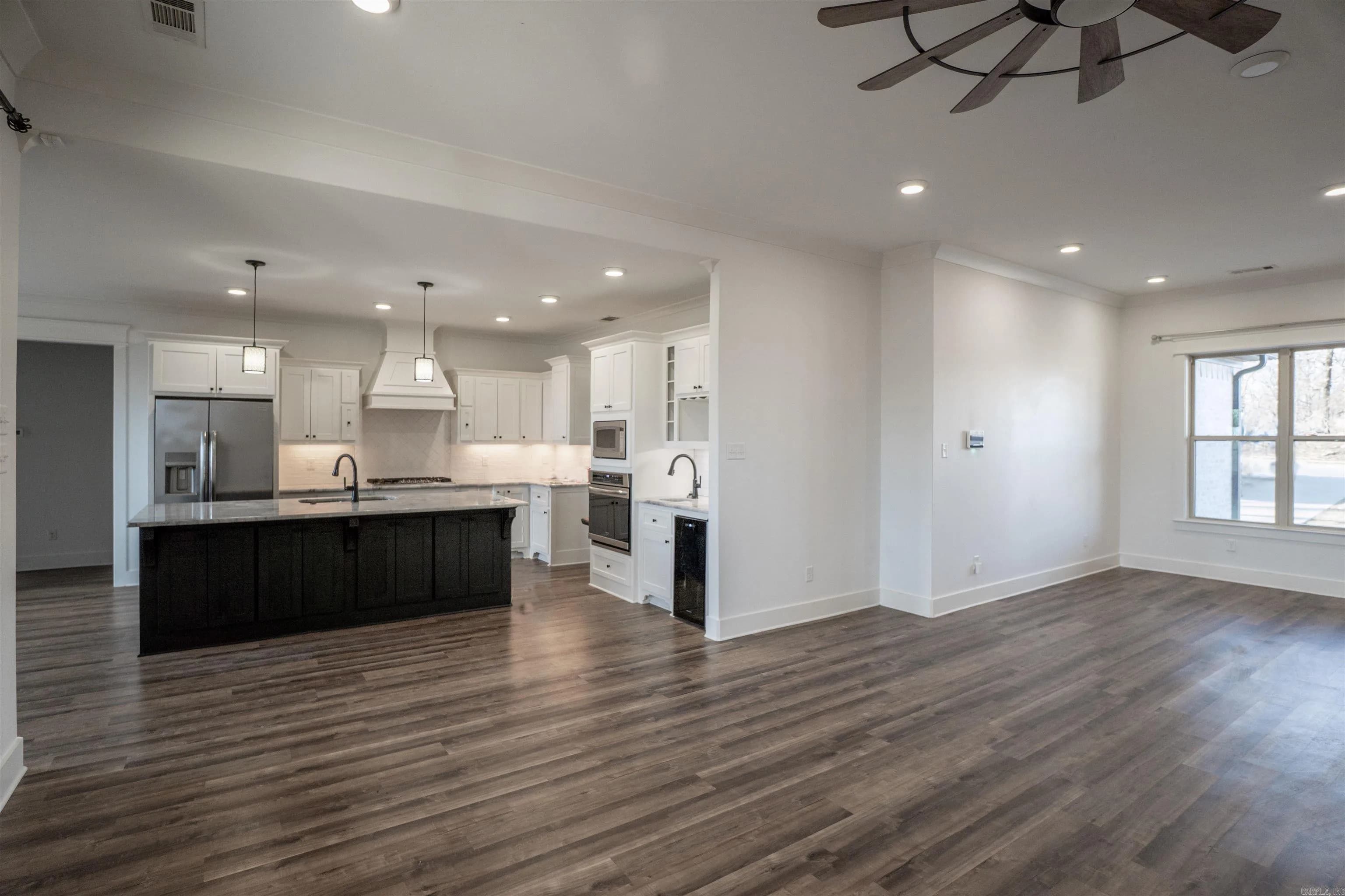 Property at 616  Feldspar - Image 10
