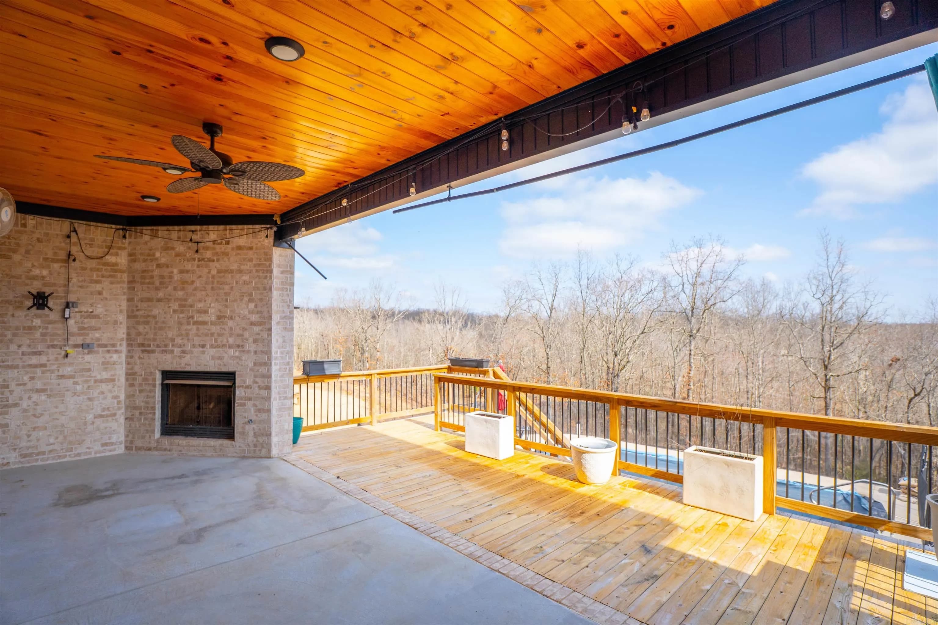 Property at 616  Feldspar - Image 43