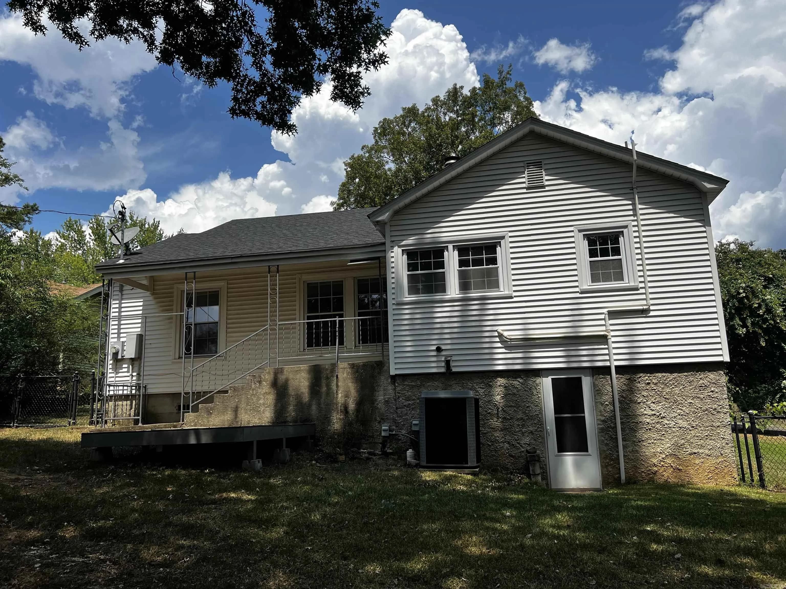 Property at 609 W Pine street - Image 25