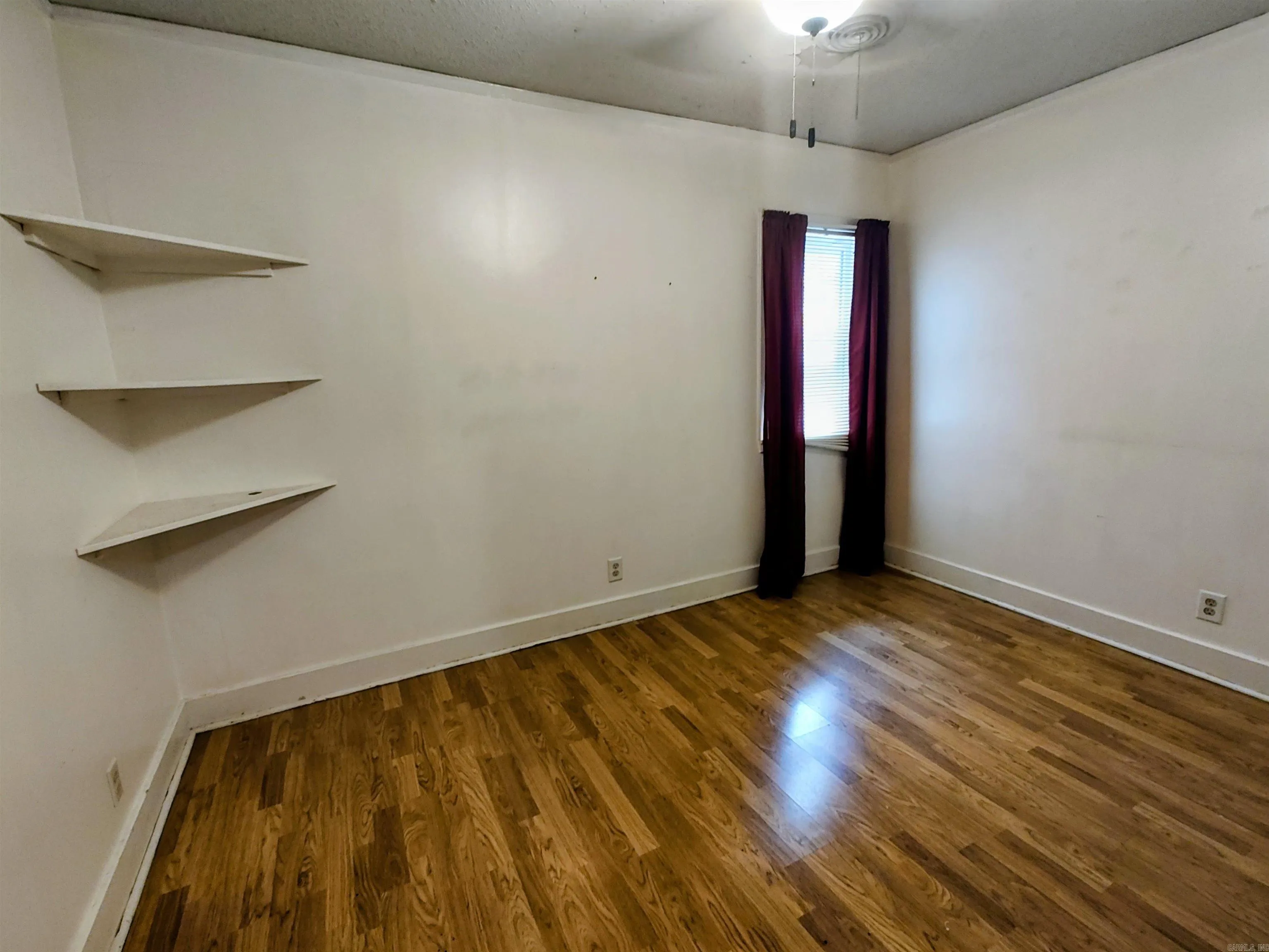 Property at 304  Ingram - Image 10