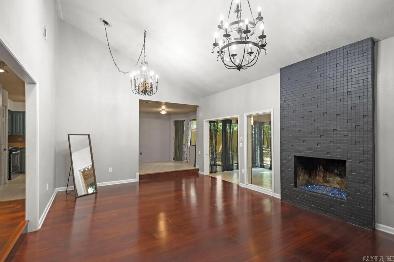 Property at 1240  Salem - Image 8