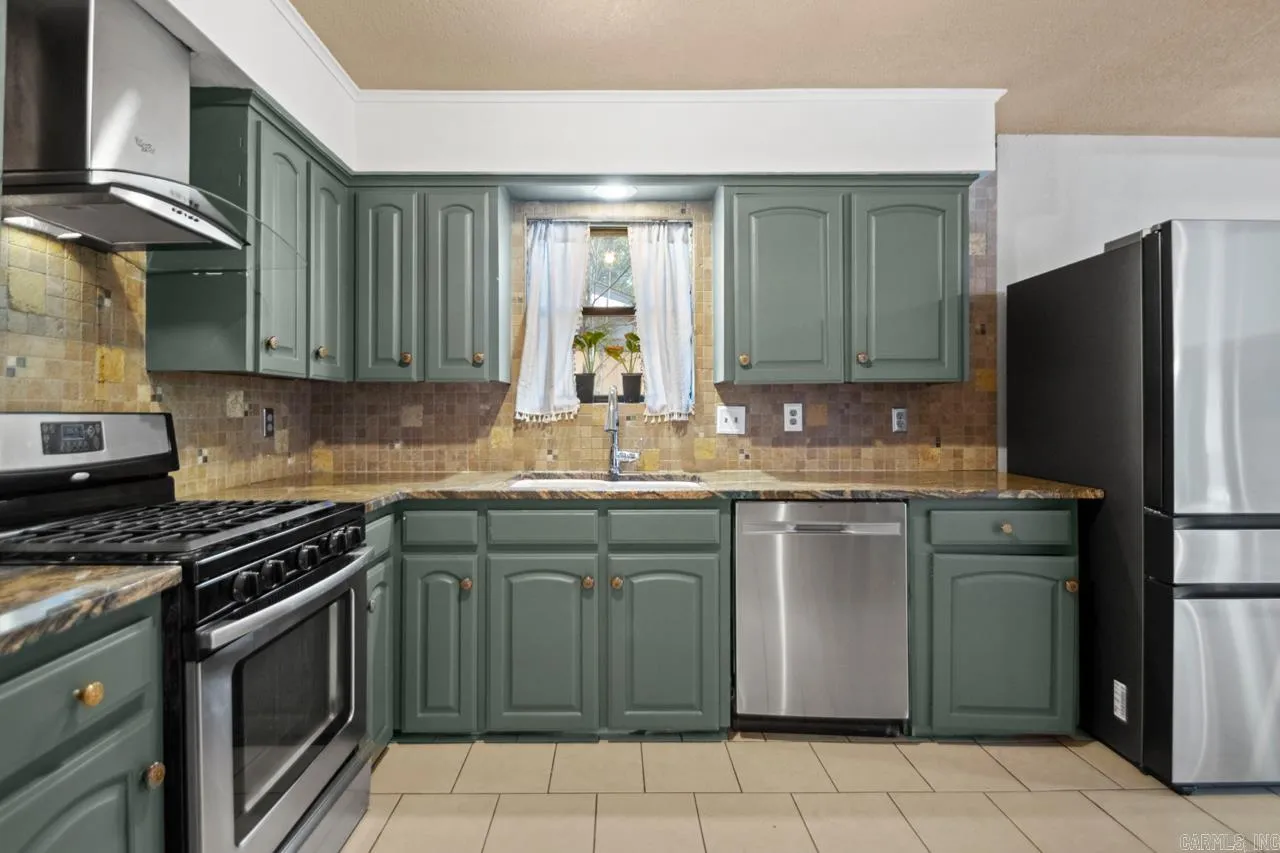 Property at 1240  Salem - Image 14