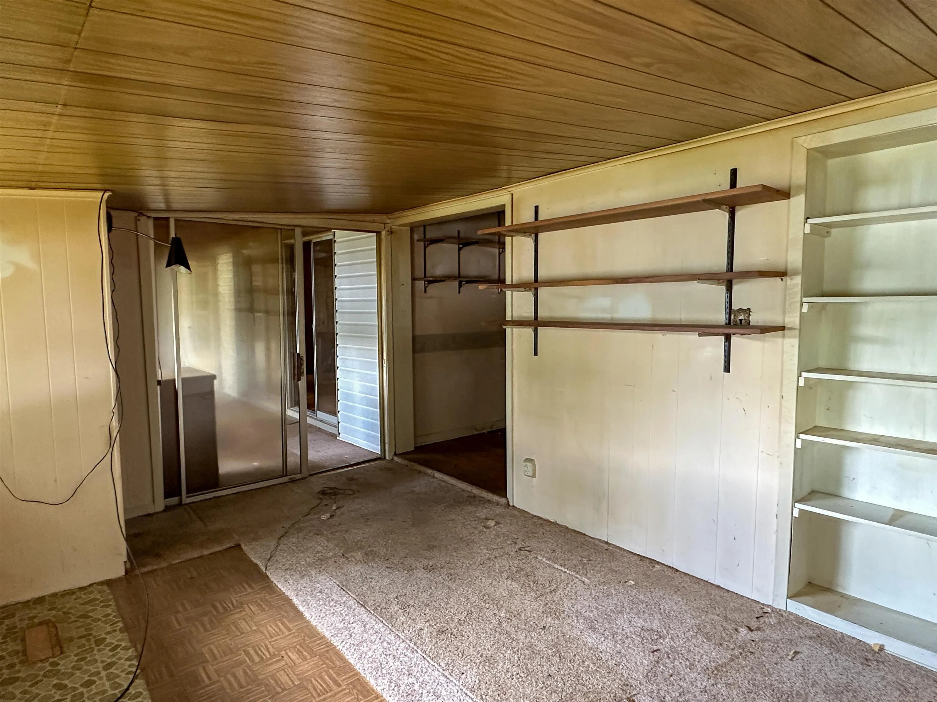 Property at 33 W Lakeshore - Image 16