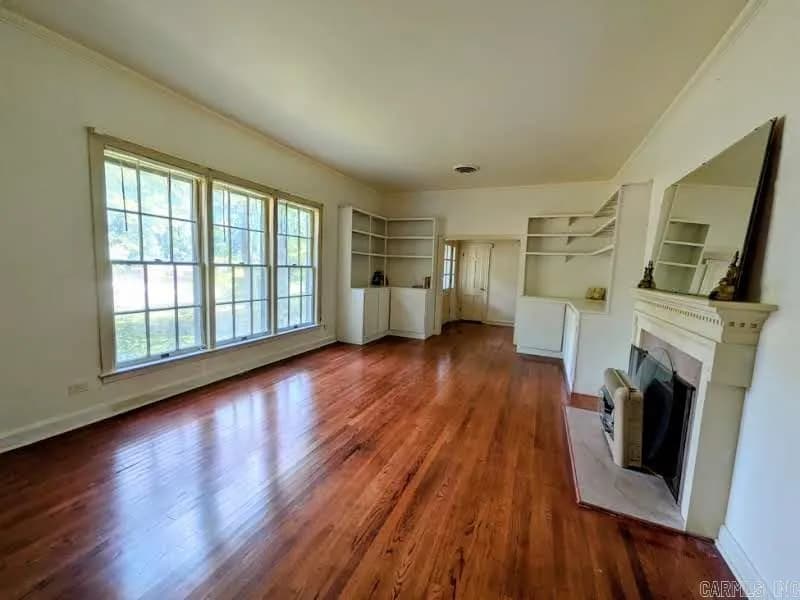 Property at 308  Elaine - Image 11