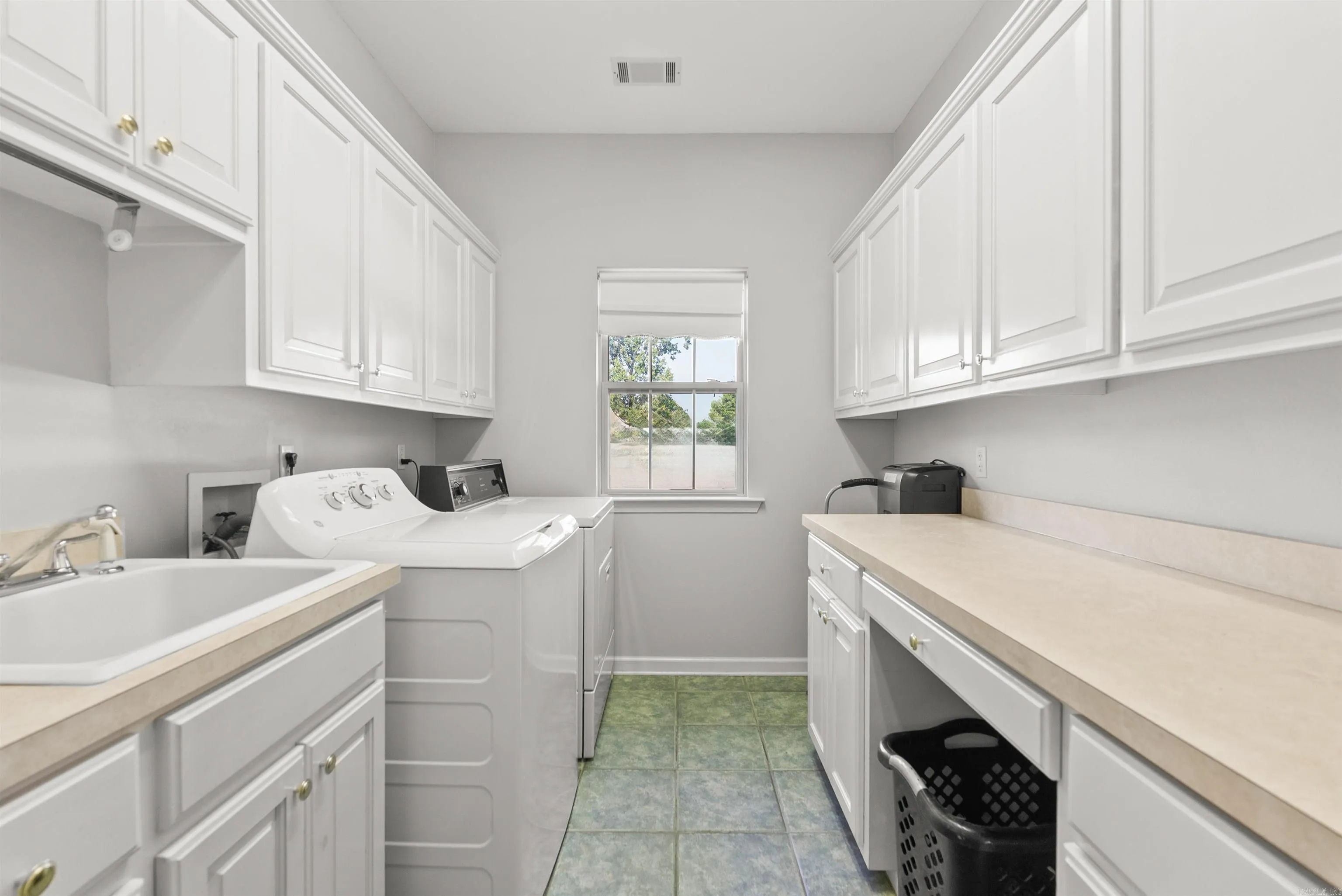 Property at 30  Belle river cir. - Image 20