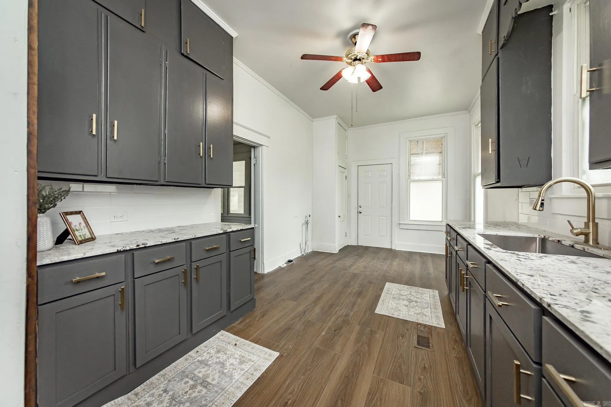 Property at 400 NE 1st - Image 9