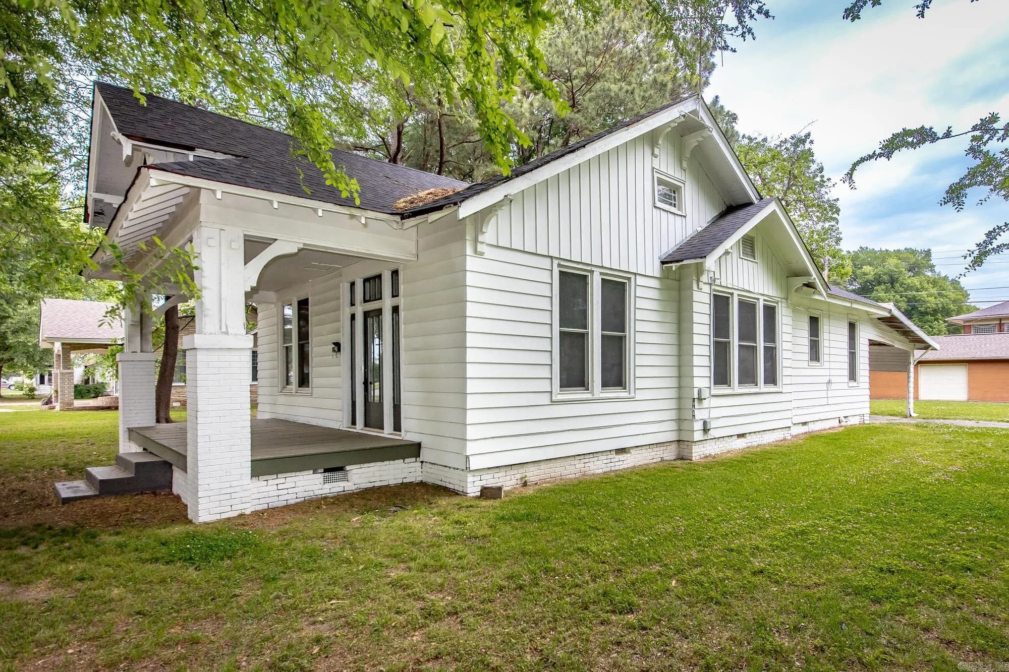 Property at 400 NE 1st - Image 2