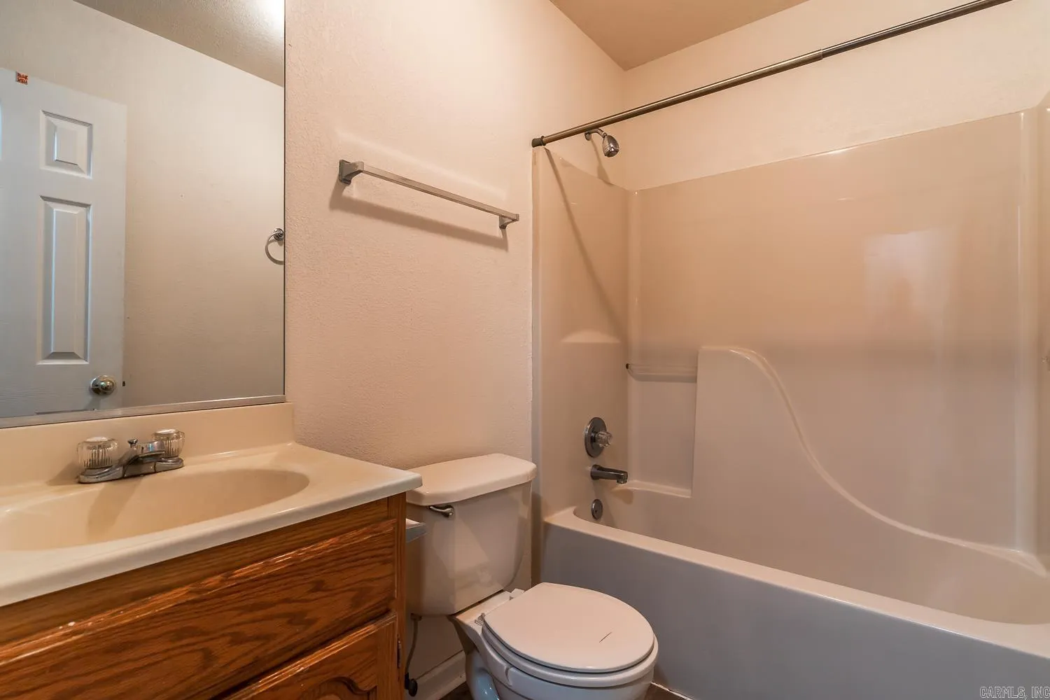 Property at 102  Plaza - Image 15