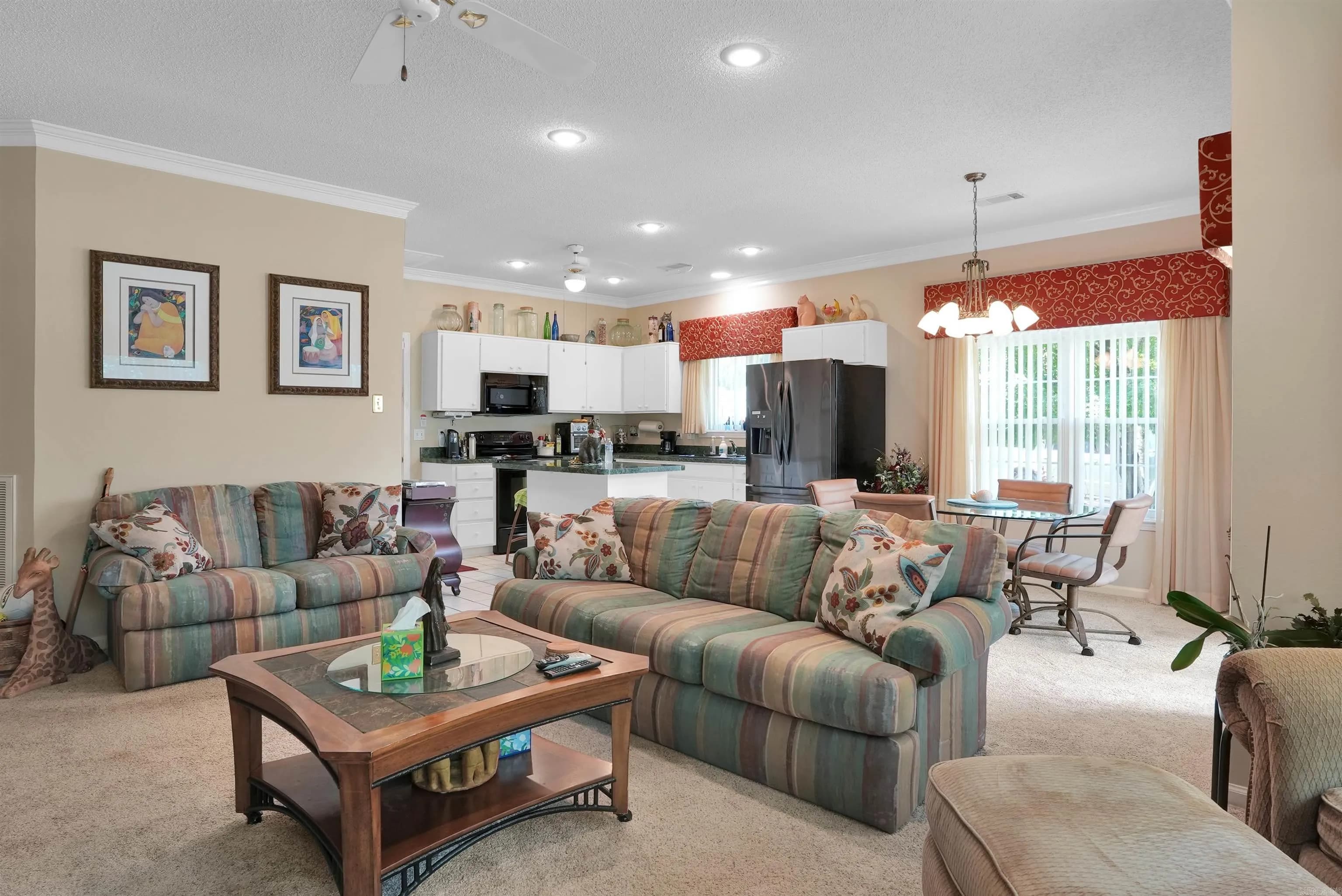 Property at 104  Creekview - Image 20