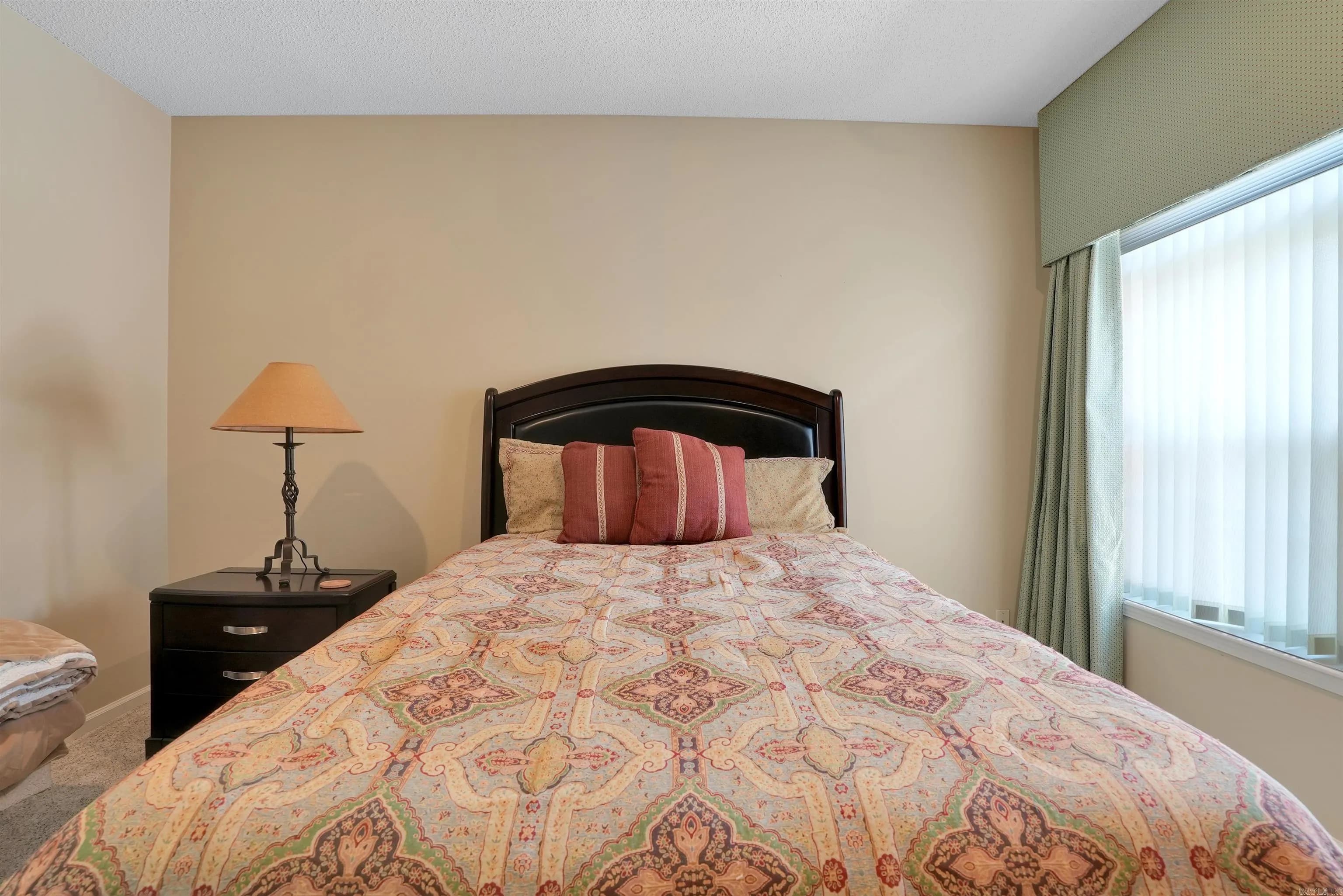 Property at 104  Creekview - Image 6