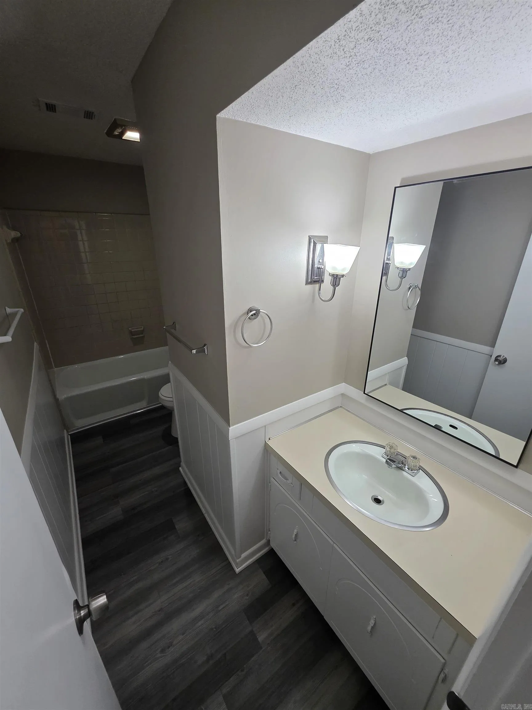 Property at 17  Laramie, B - Image 14