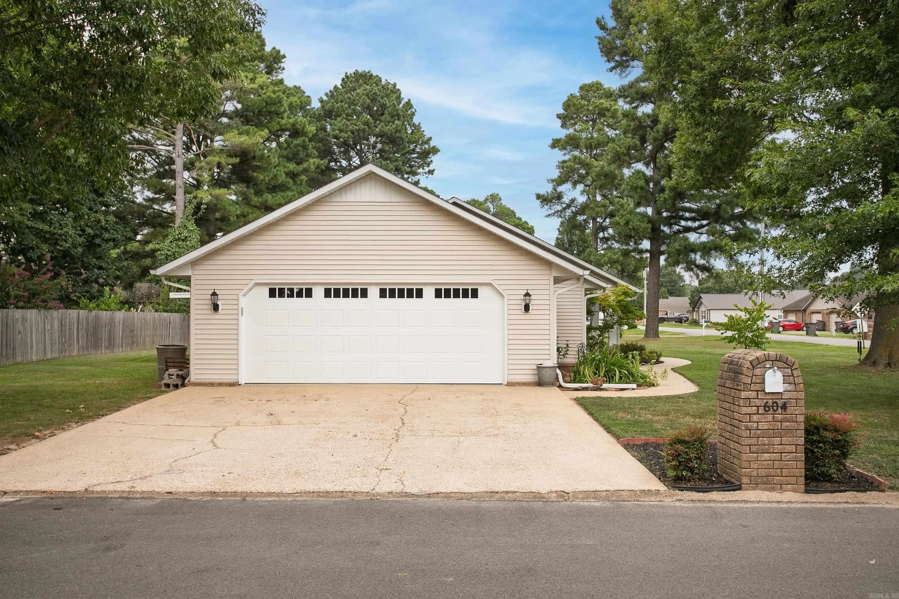 Property at 604  Bogil - Image 3