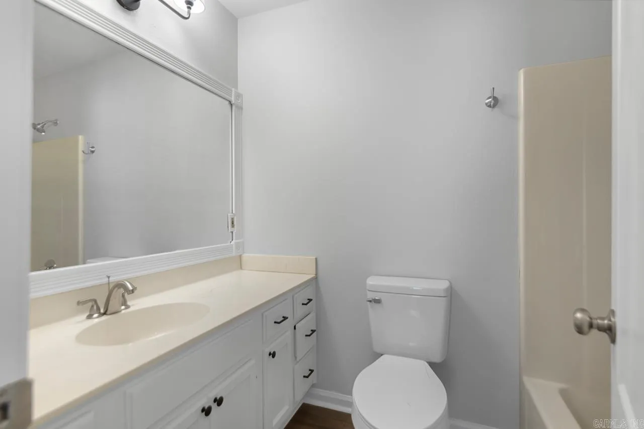 Property at 2106  Raintree - Image 18