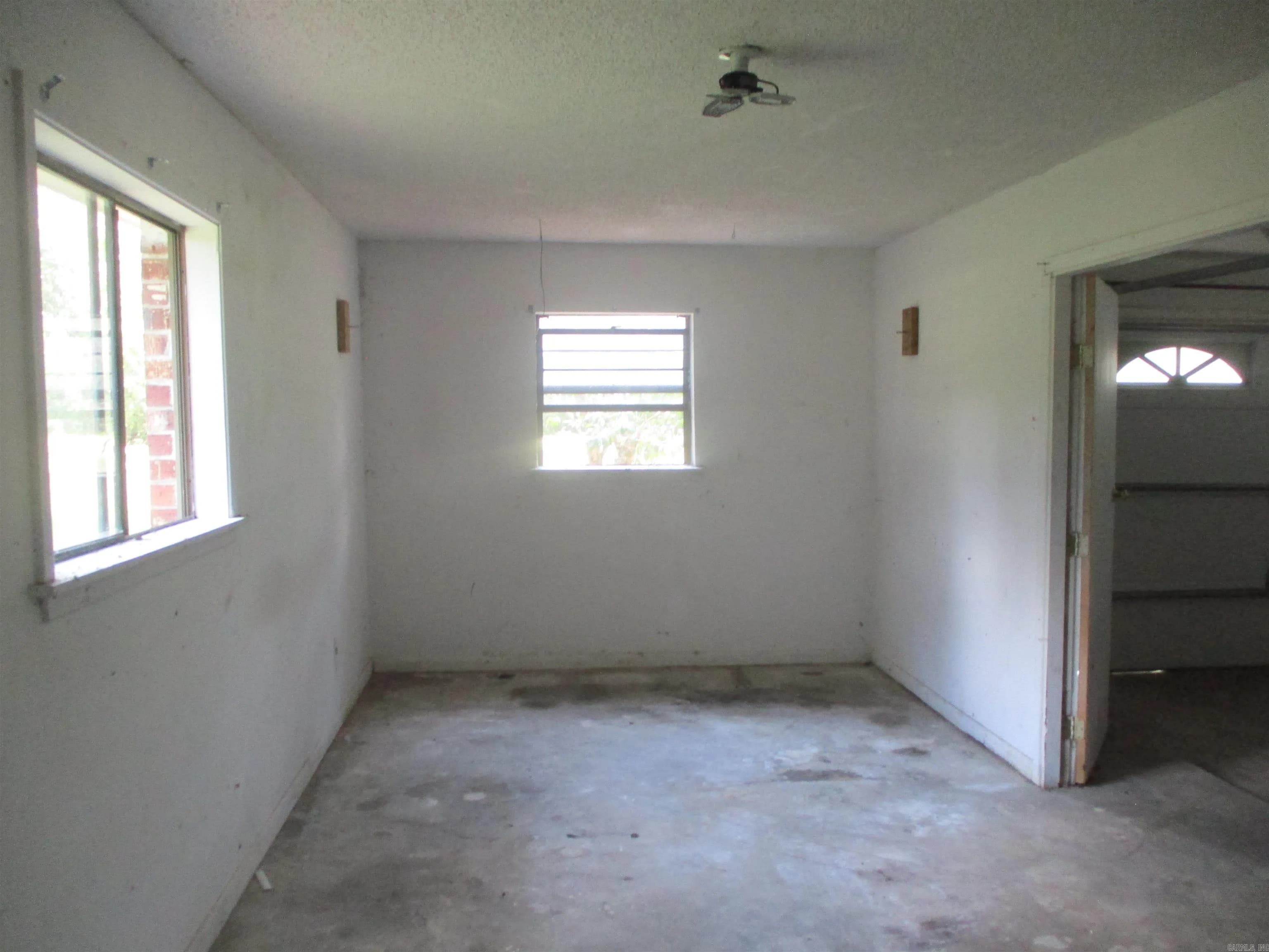 Property at 2611  Hixon - Image 27