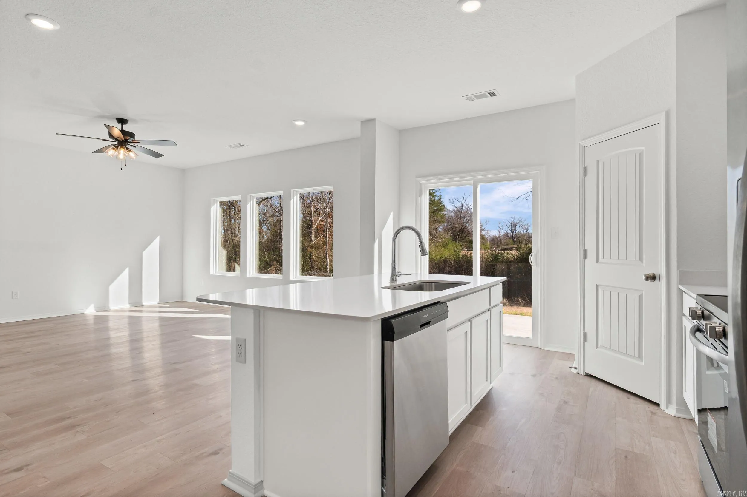 Property at 1520  Carillon  Lot 27 Block 0 P - Image 12