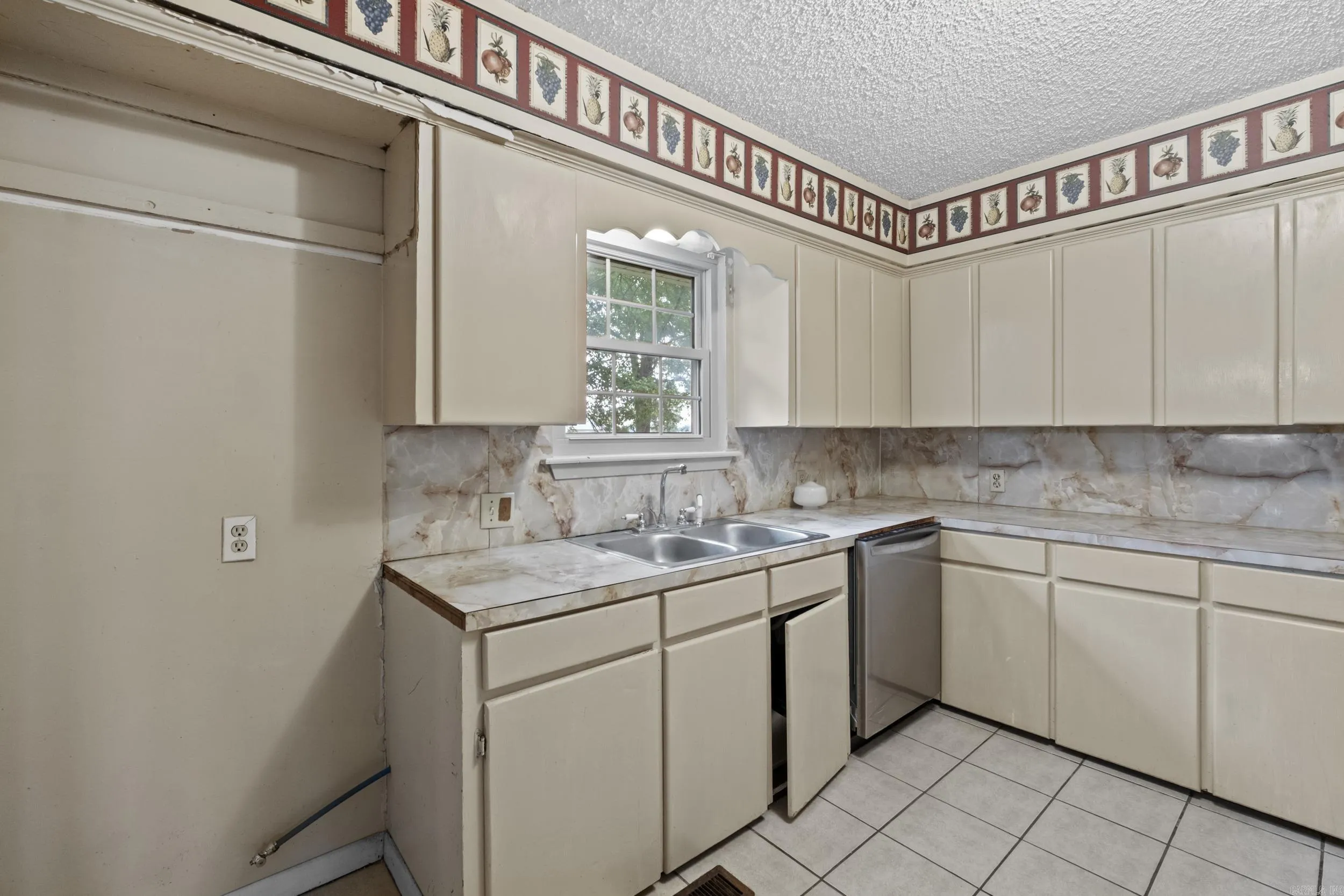 Property at 1005 N Walkers corner - Image 10