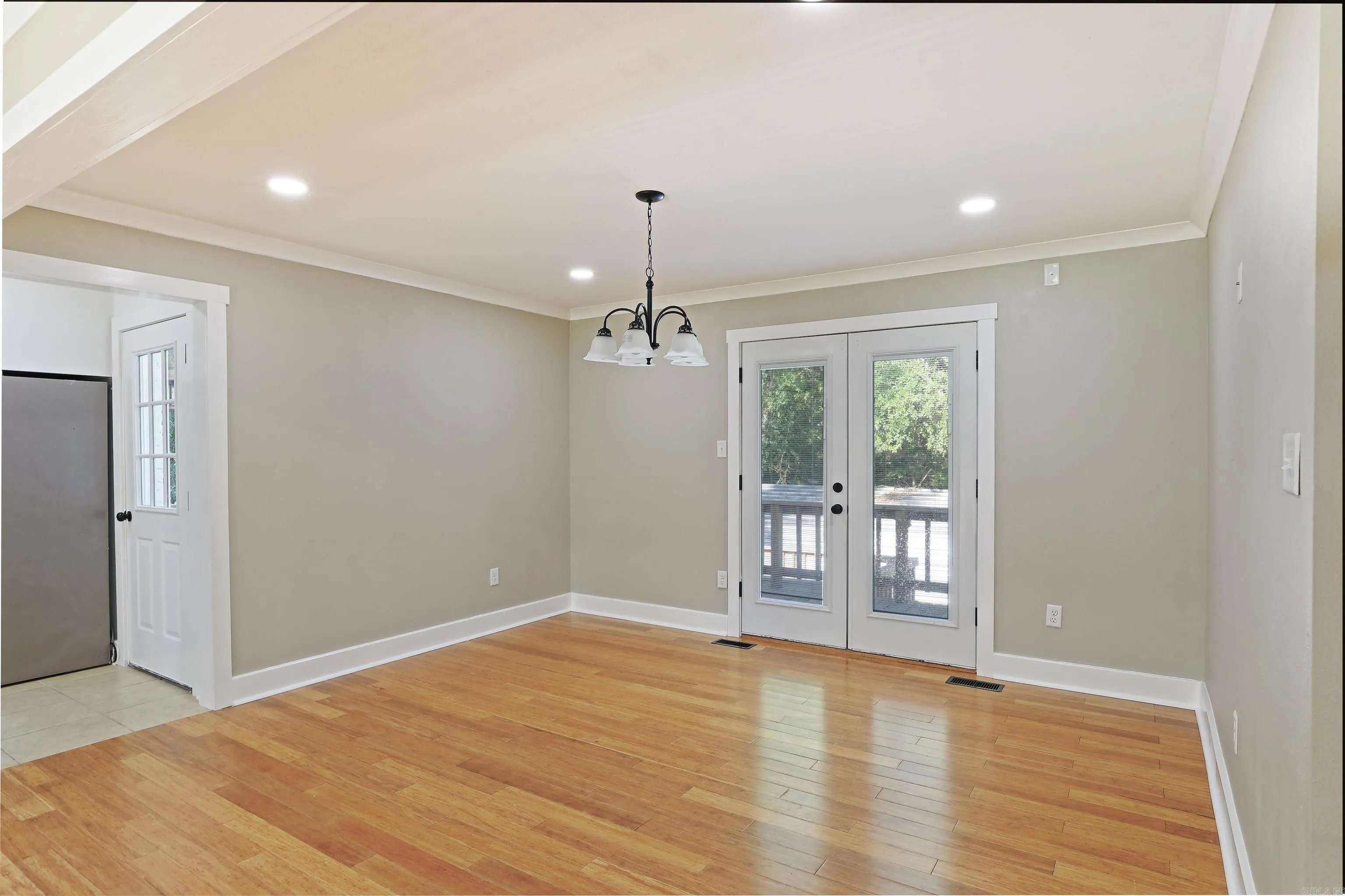 Property at 4306  Oakhaven - Image 9