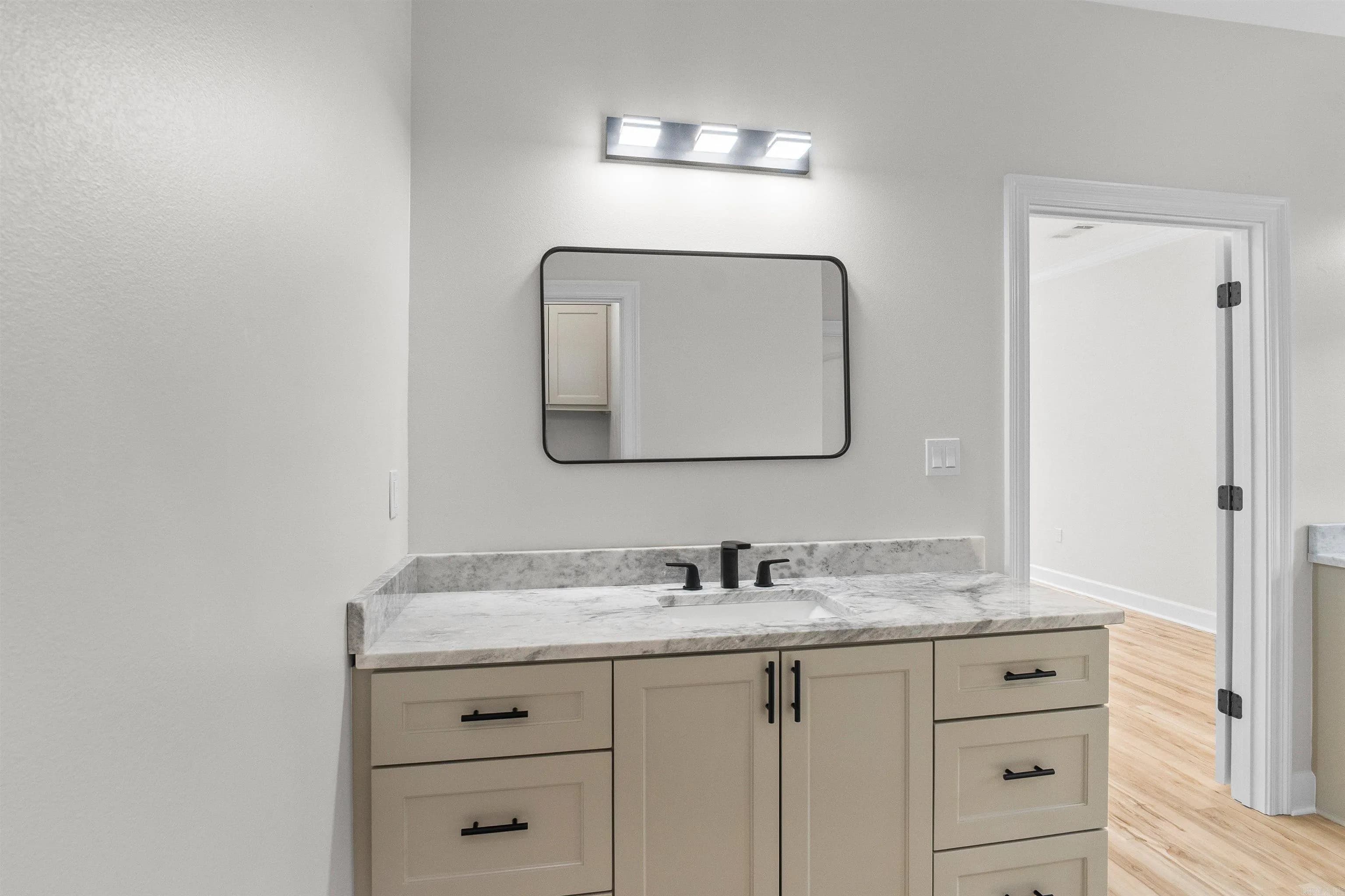 Property at 512  Madeleine - Image 20