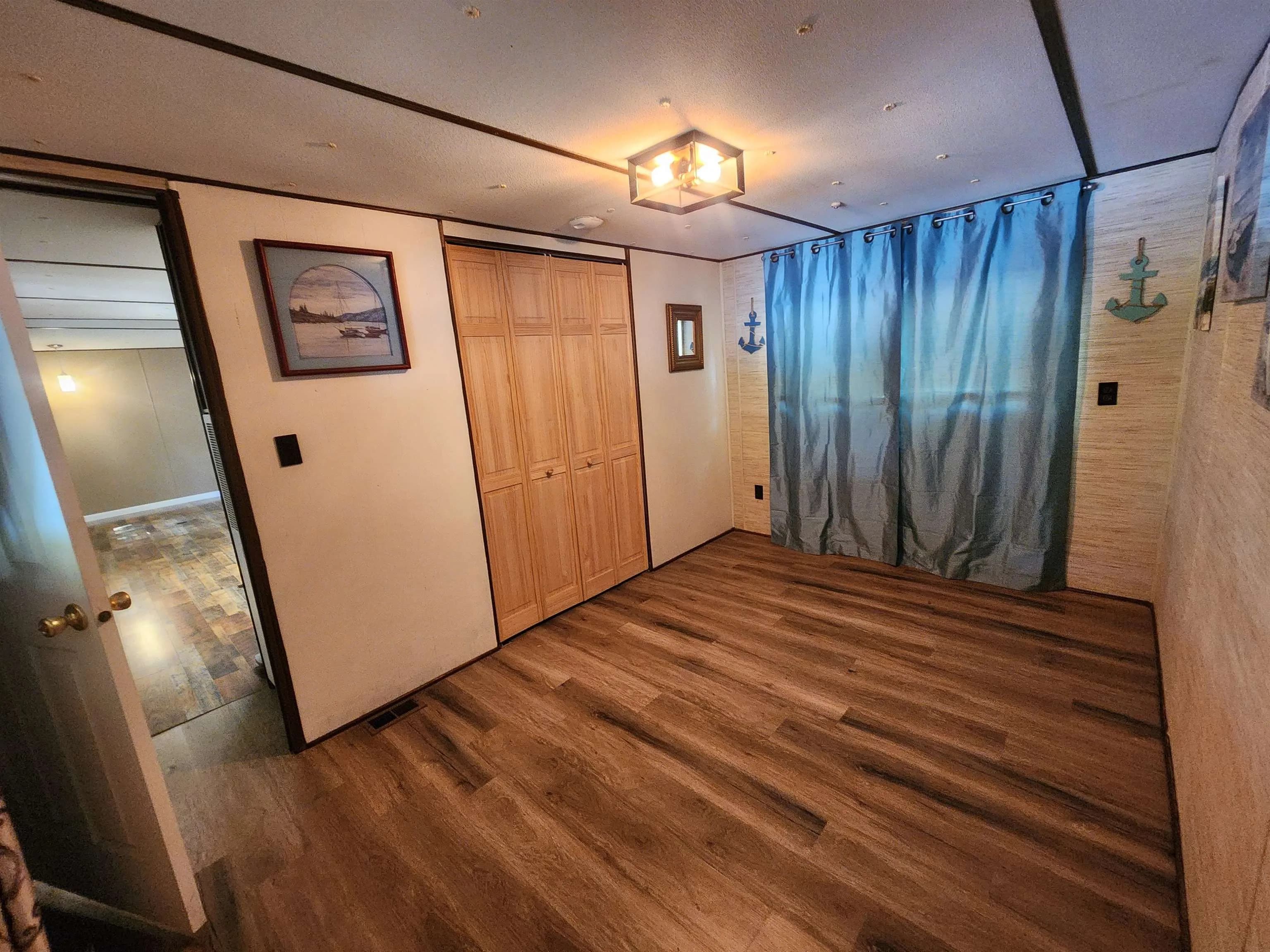 Property at 43 E Lakeshore - Image 17