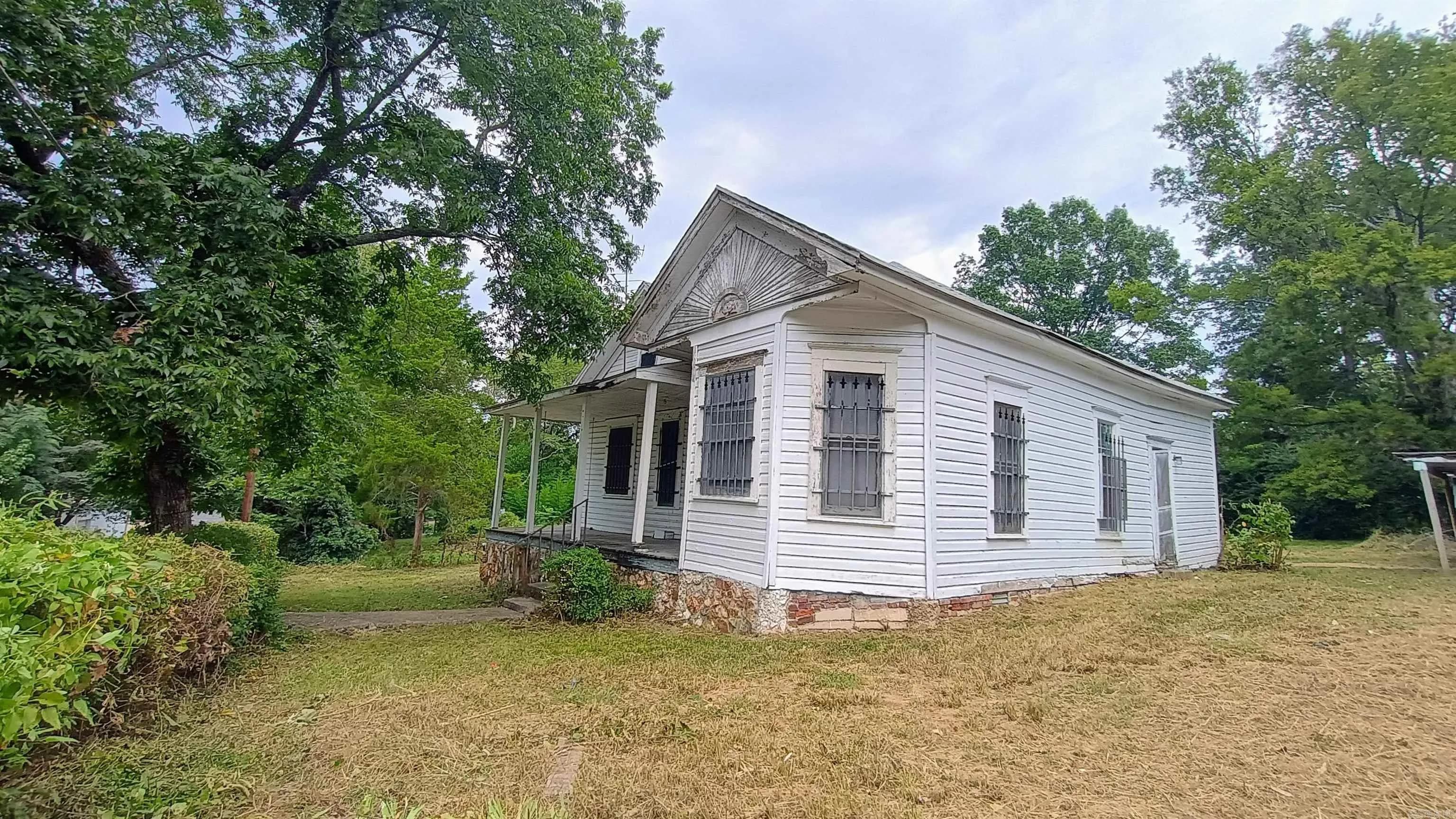 Property at 721  Linwood - Image 3