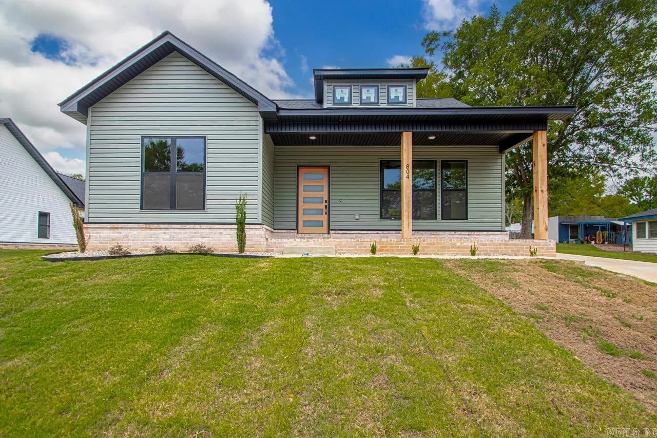 Property at 804  Richard - Image 1