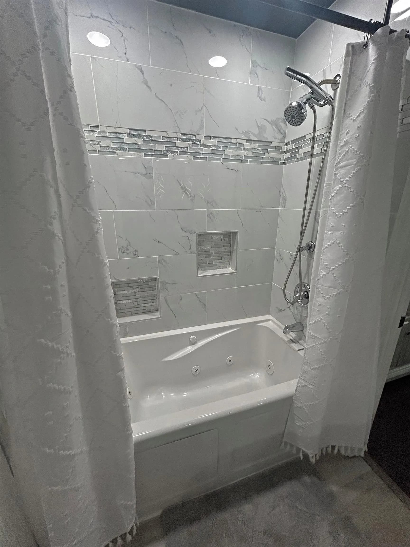 Property at 39  Riverview - Image 25
