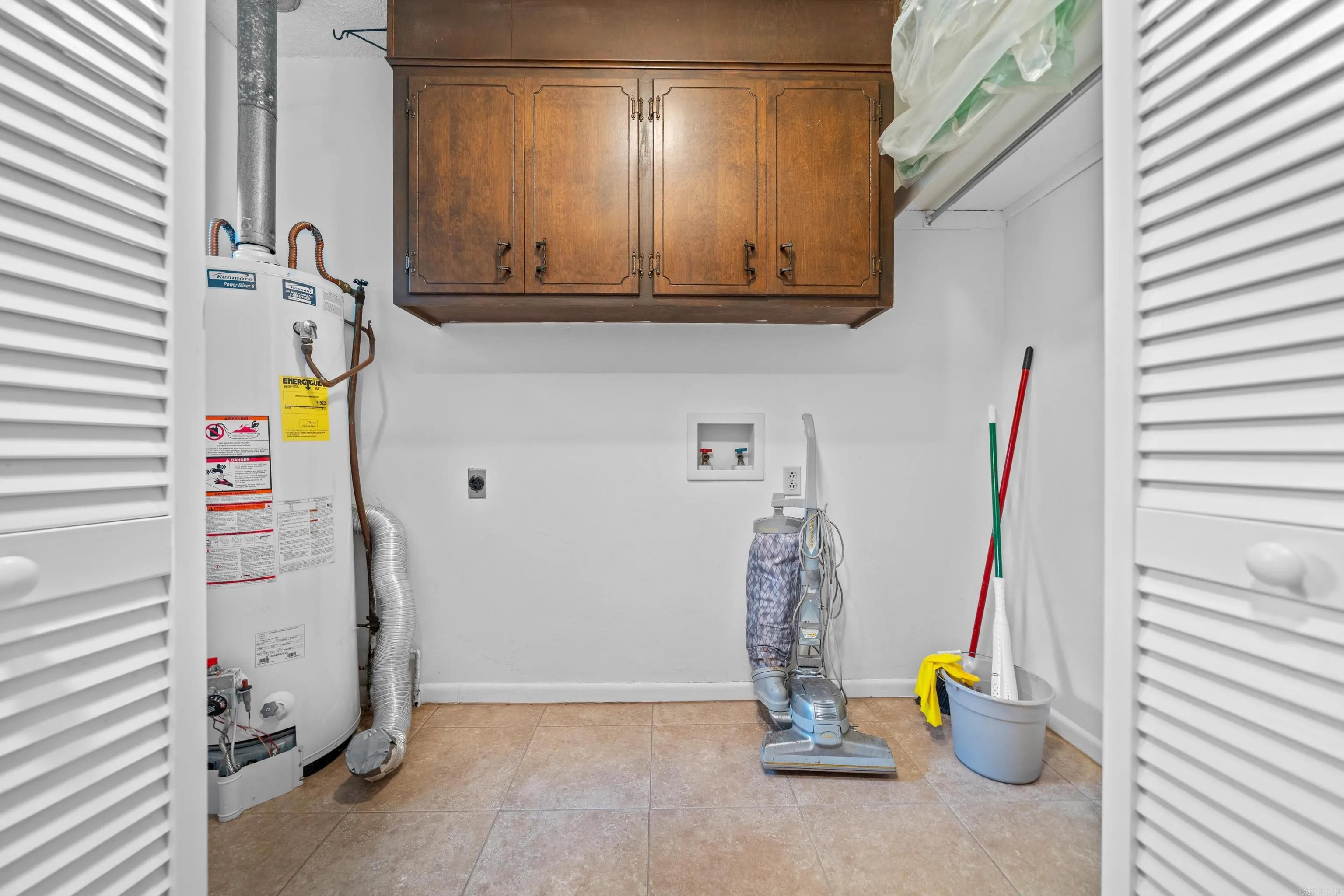 Property at 395  Riveroaks - Image 27