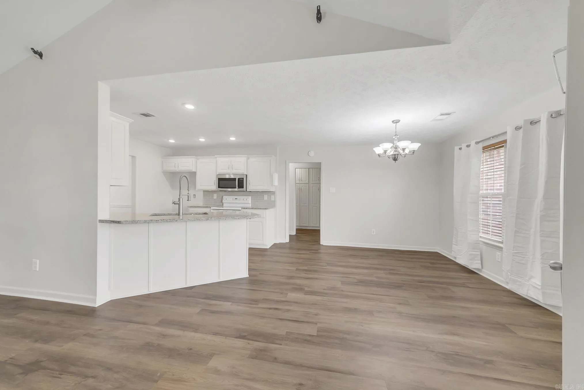 Property at 13  Emily - Image 11