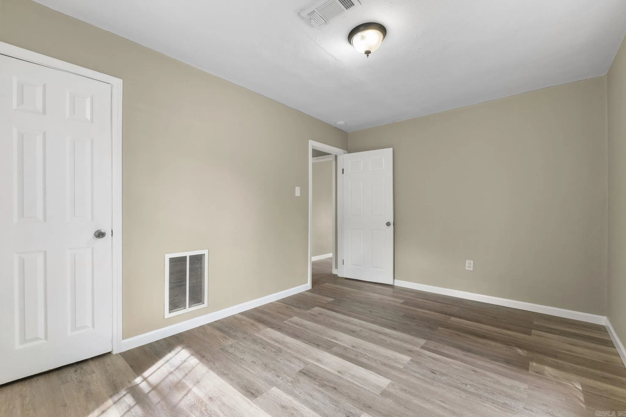 Property at 2712  Boulevard - Image 19