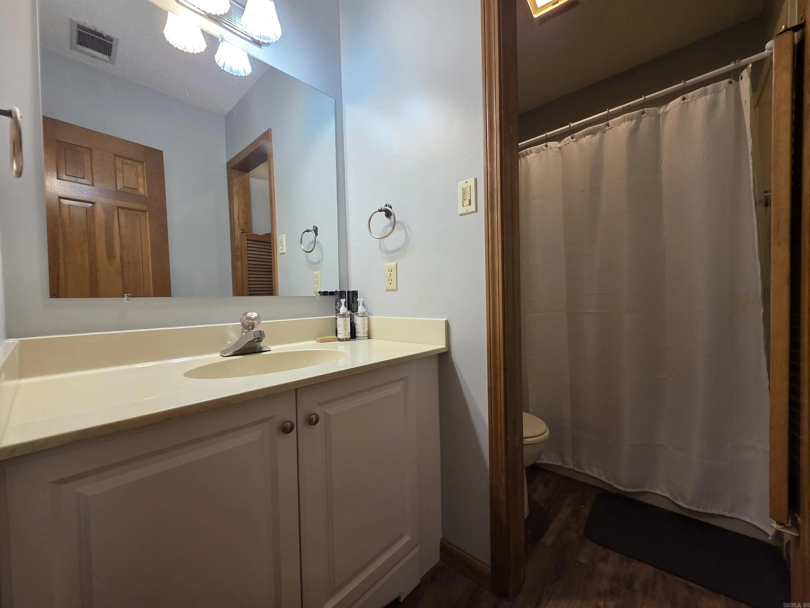 Property at 520  Cherry hill - Image 20