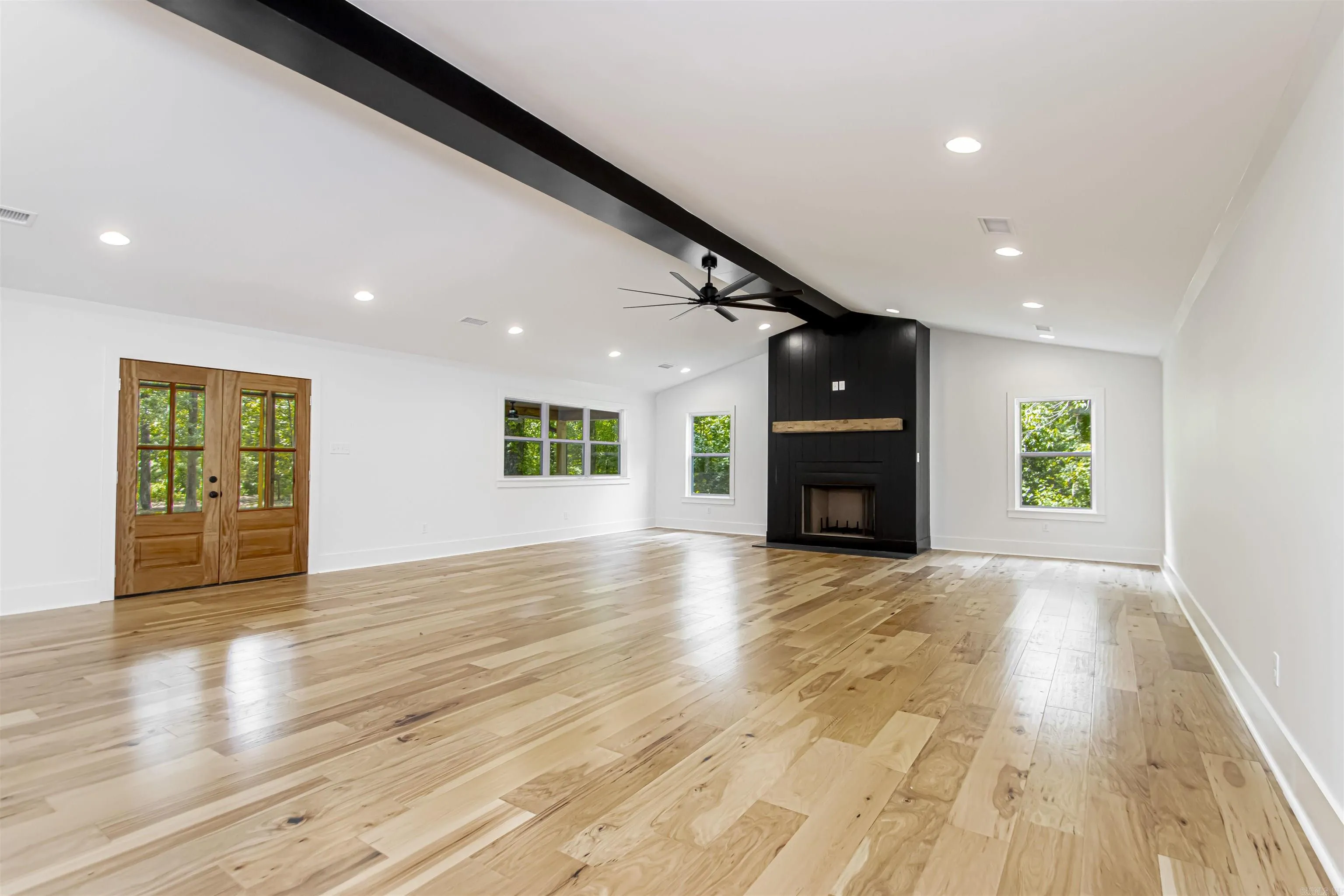 Property at 11196  Hinds - Image 13