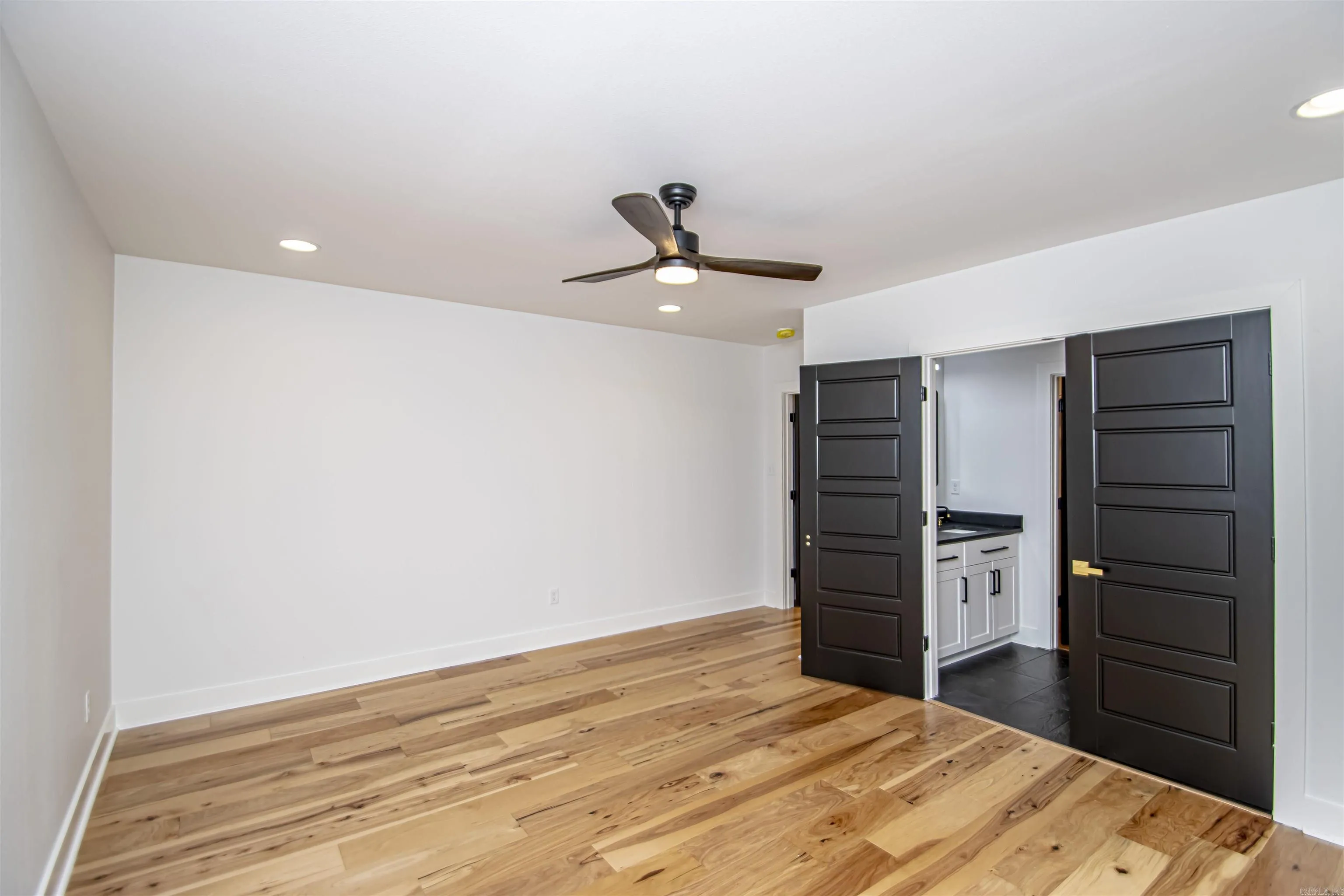 Property at 11196  Hinds - Image 34