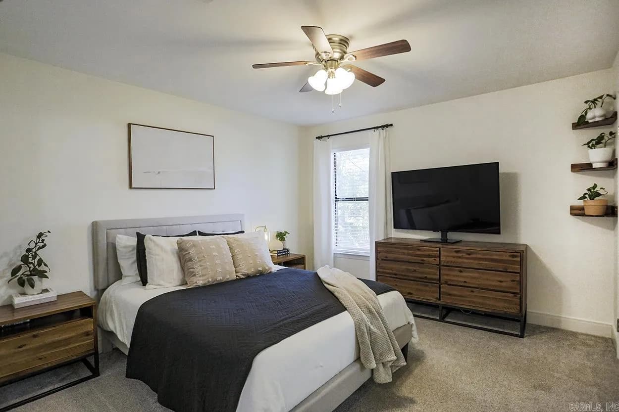Property at 117  Raywood - Image 15