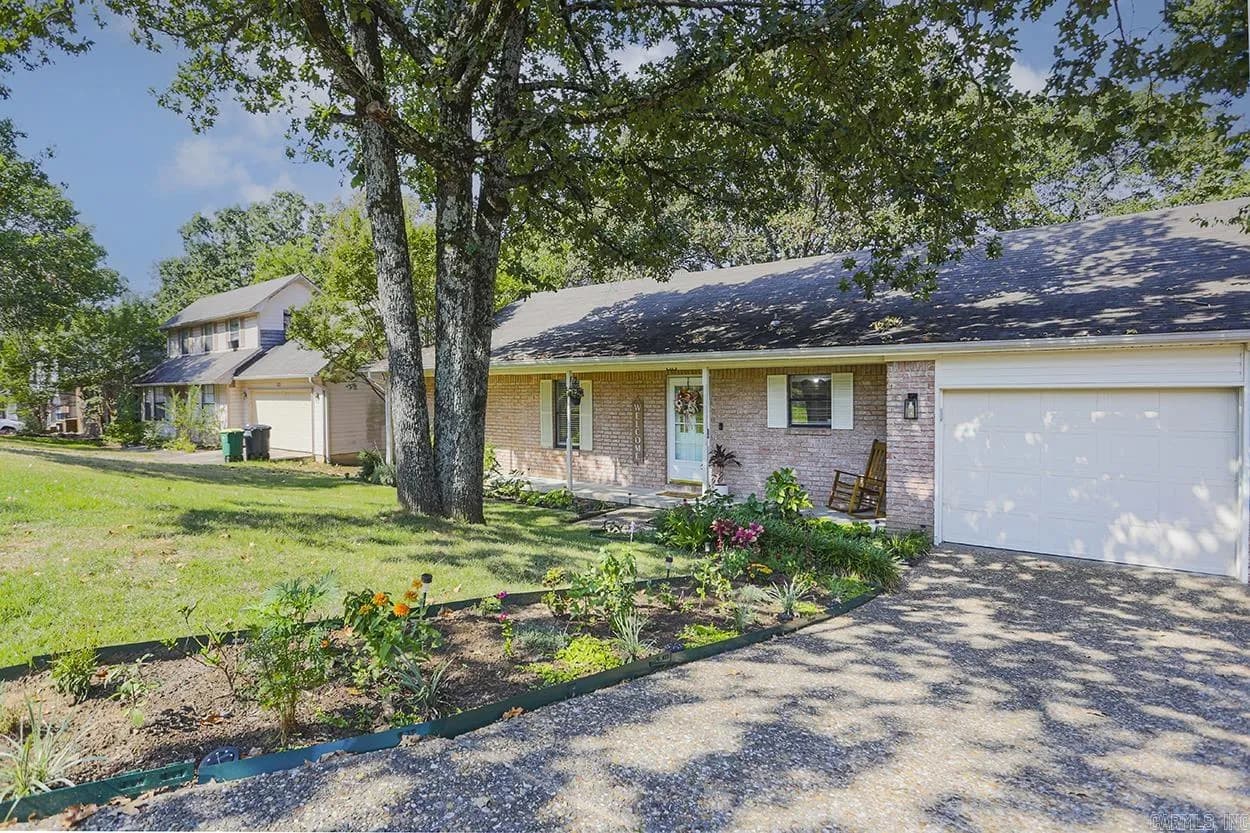 Property at 117  Raywood - Image 2