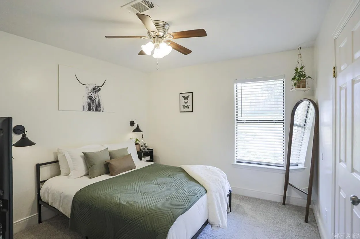 Property at 117  Raywood - Image 20