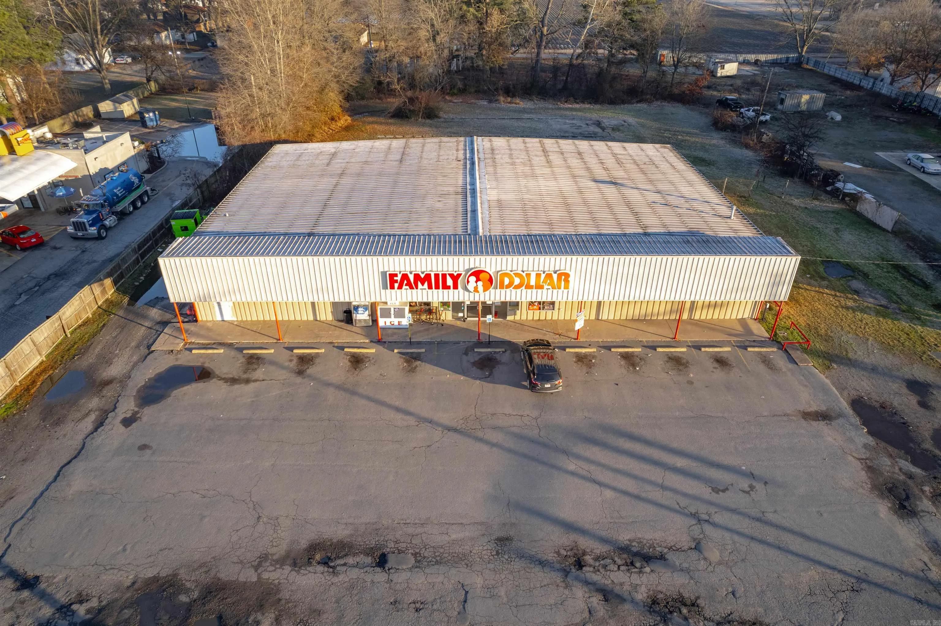 Property at 1005 E Fordyce - Image 3