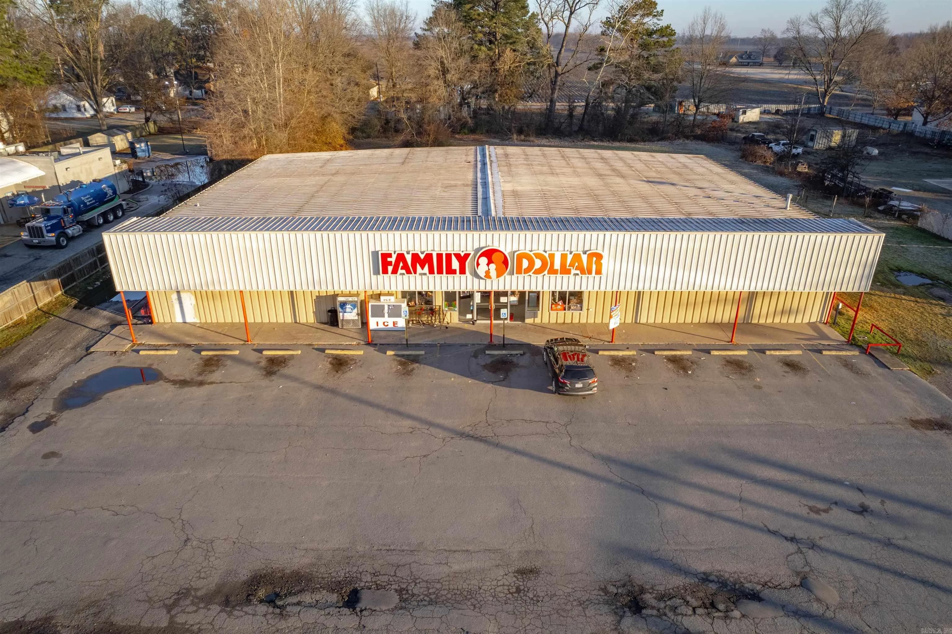 Property at 1005 E Fordyce - Image 2