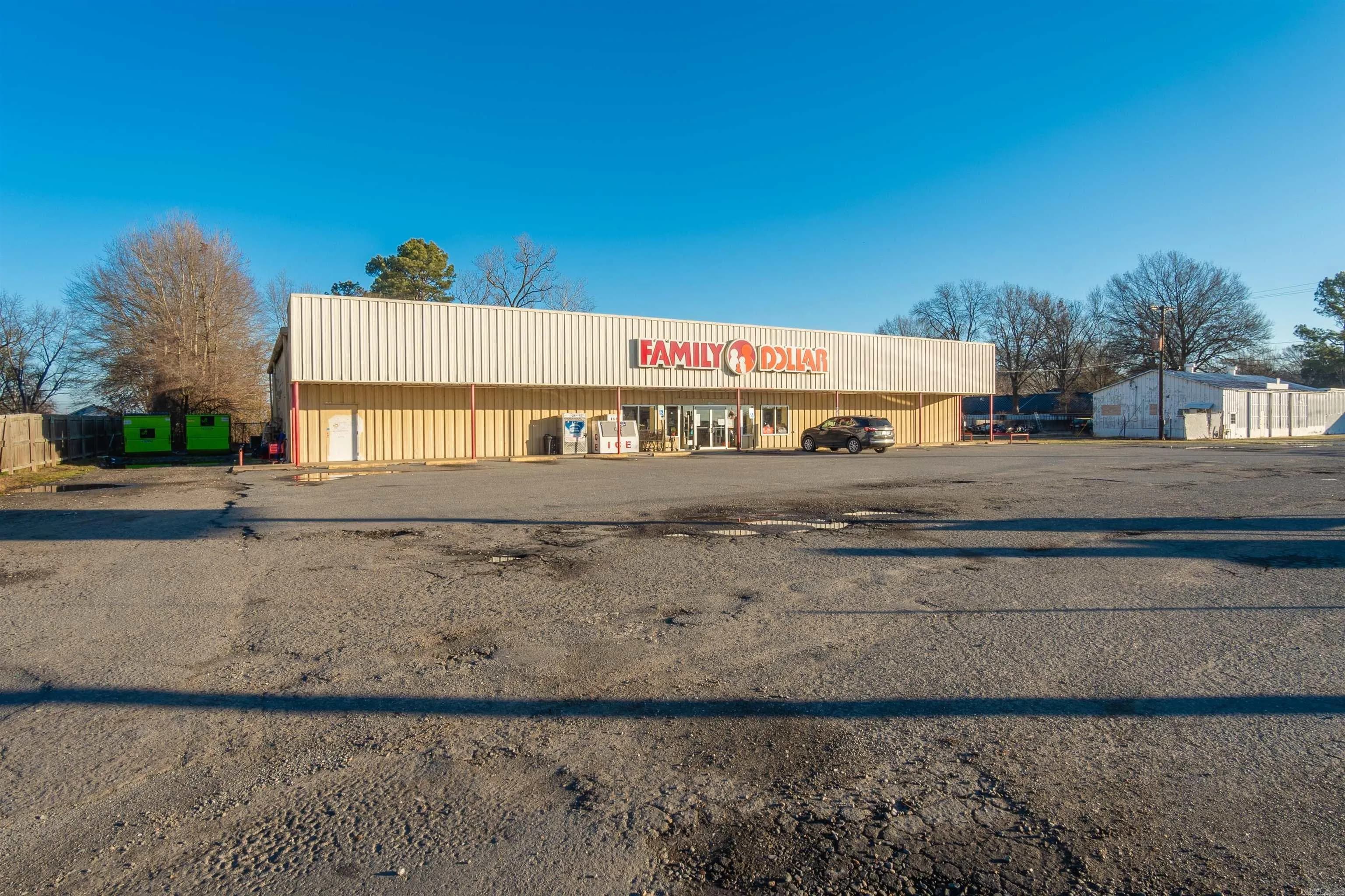 Property at 1005 E Fordyce - Image 8