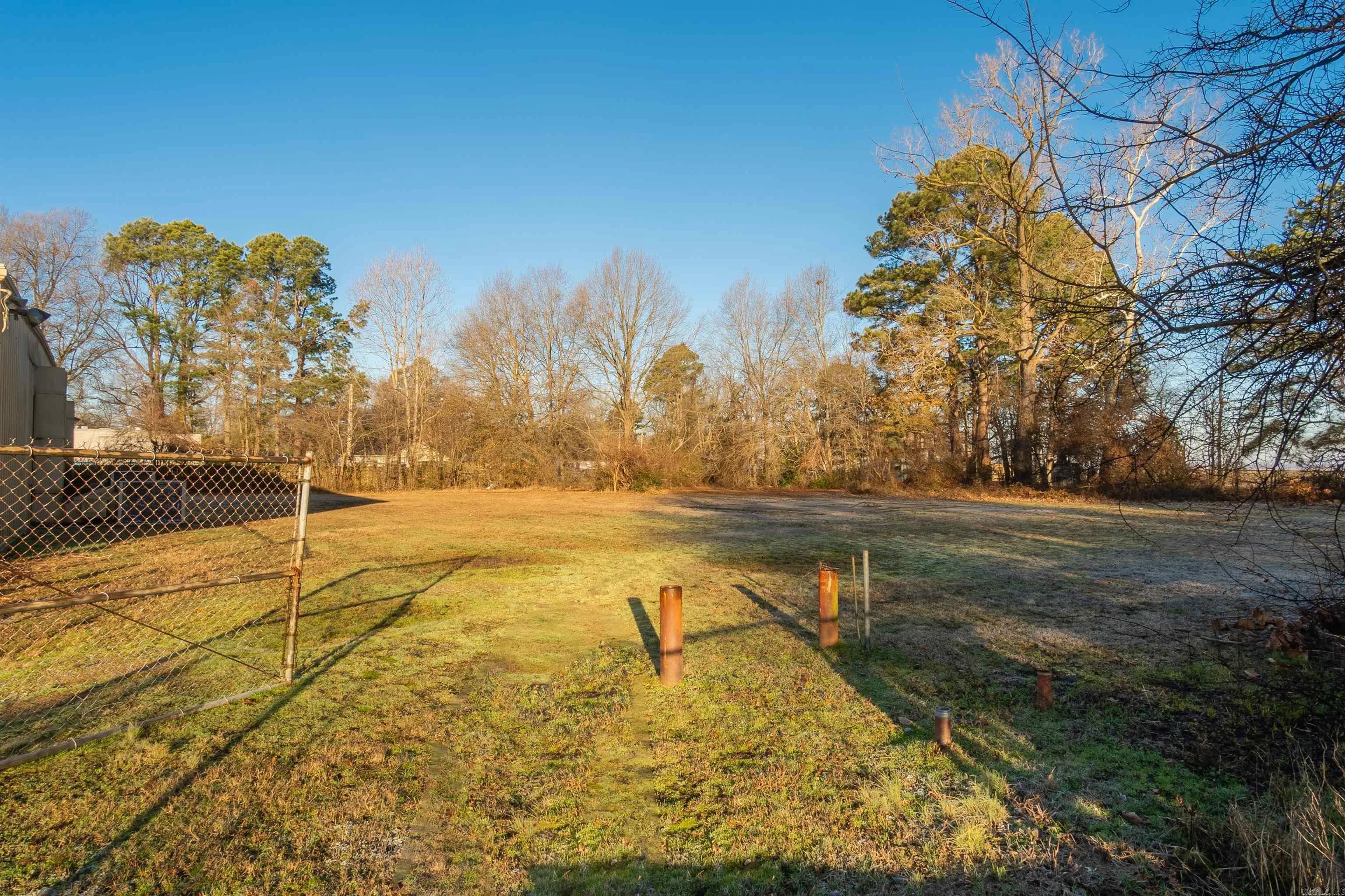 Property at 1005 E Fordyce - Image 19