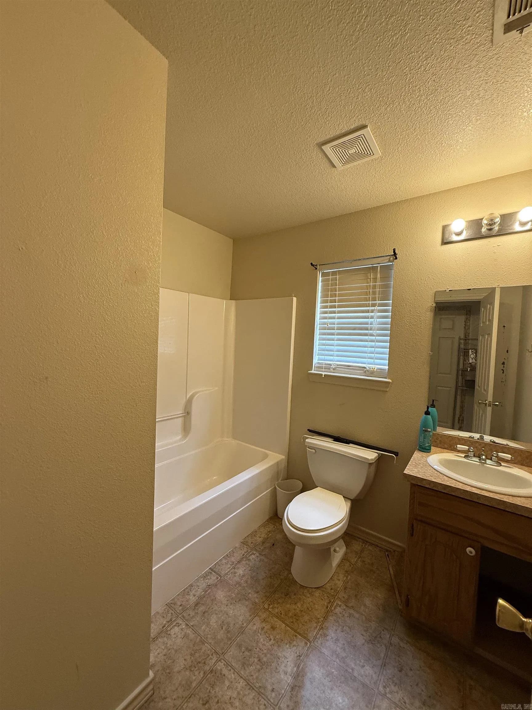 Property at 514 W Shepherd - Image 18