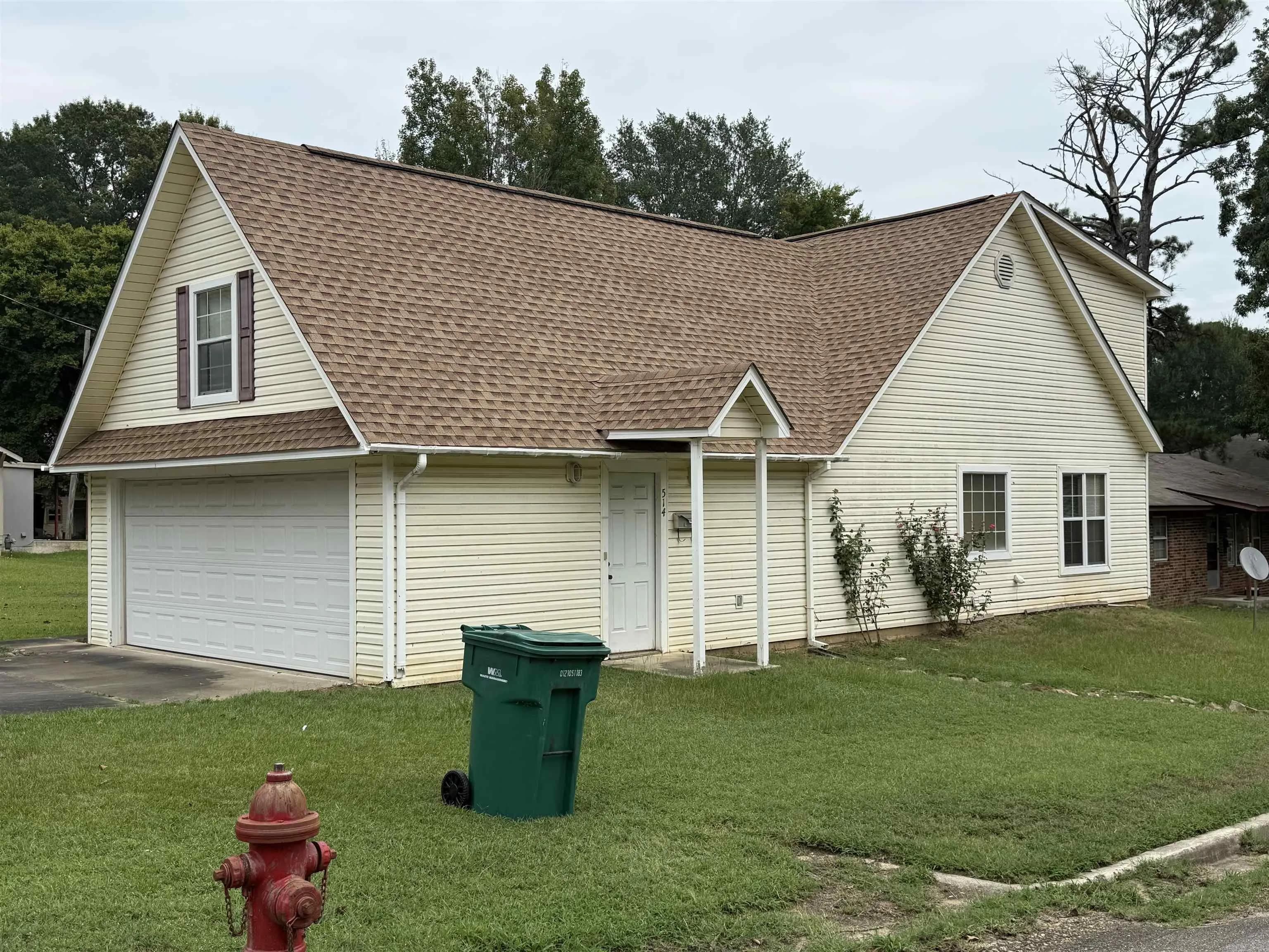 Property at 514 W Shepherd - Image 4