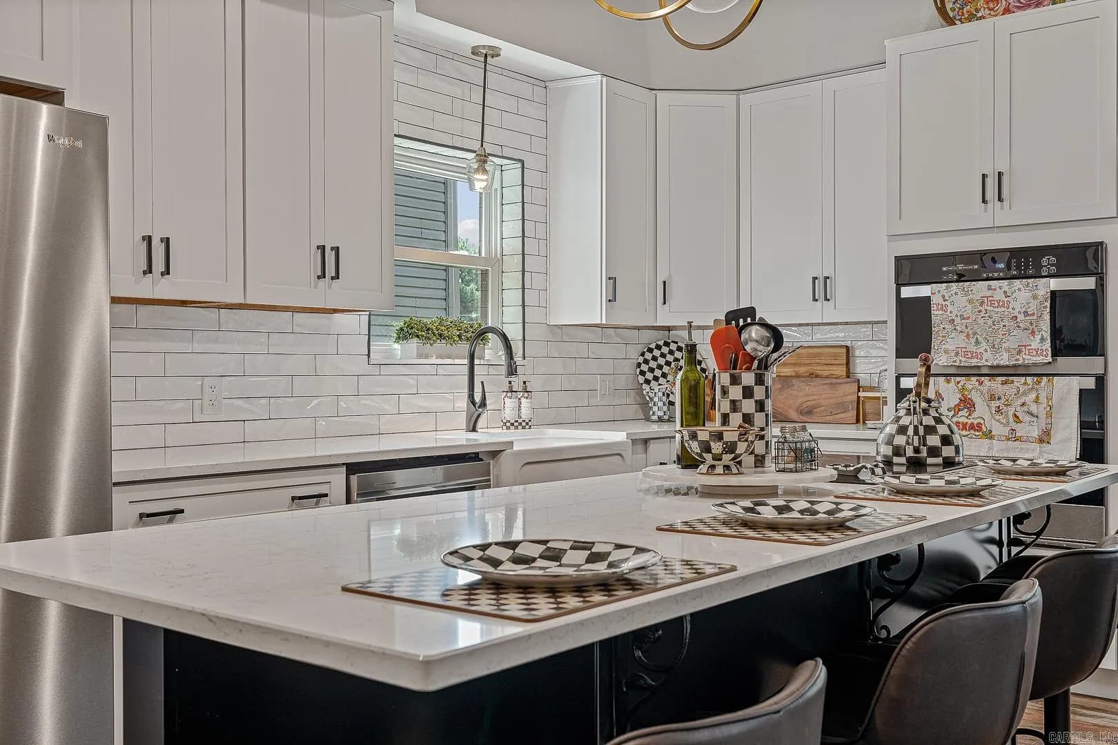 Property at 700  Cedar ridge - Image 9