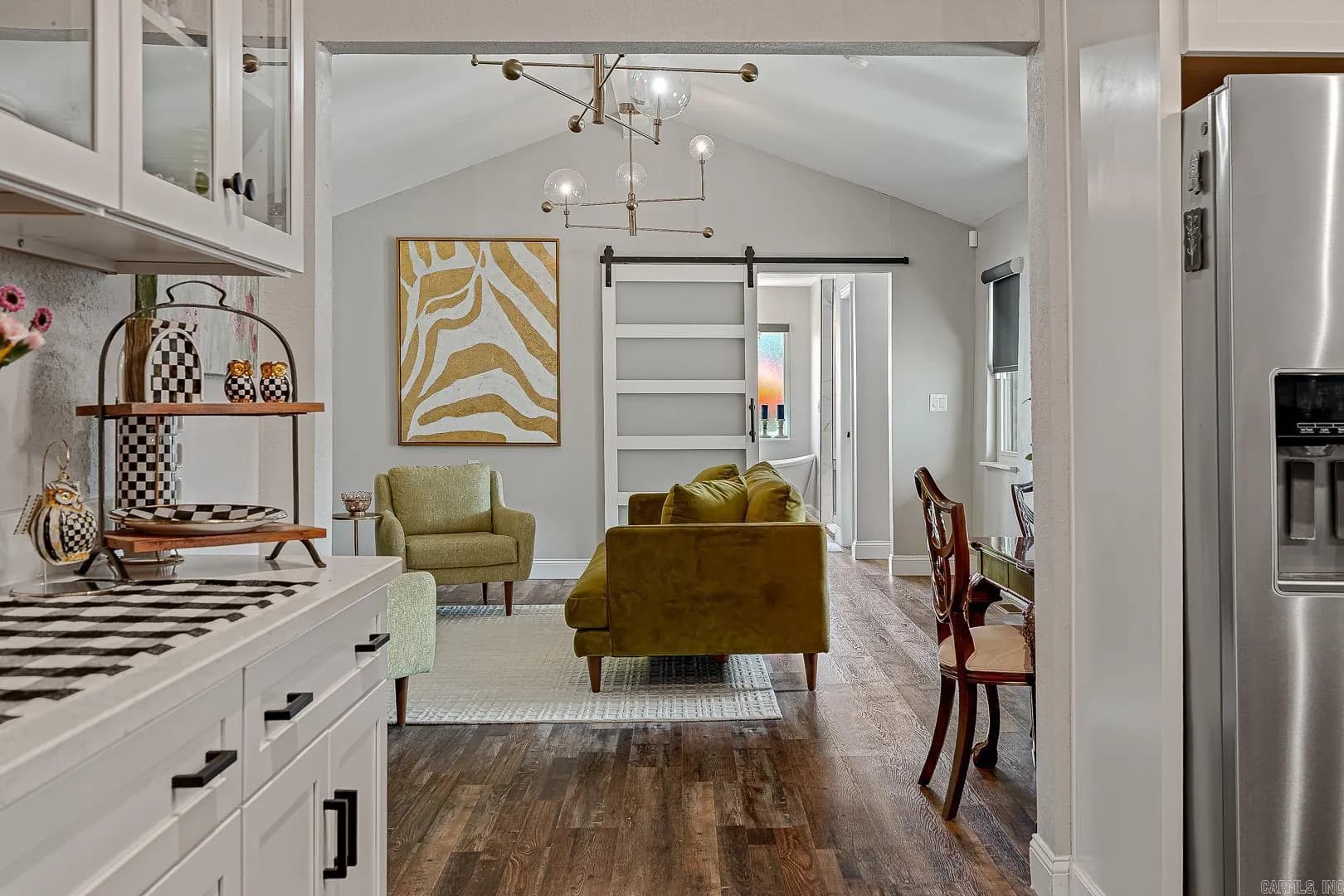 Property at 700  Cedar ridge - Image 8