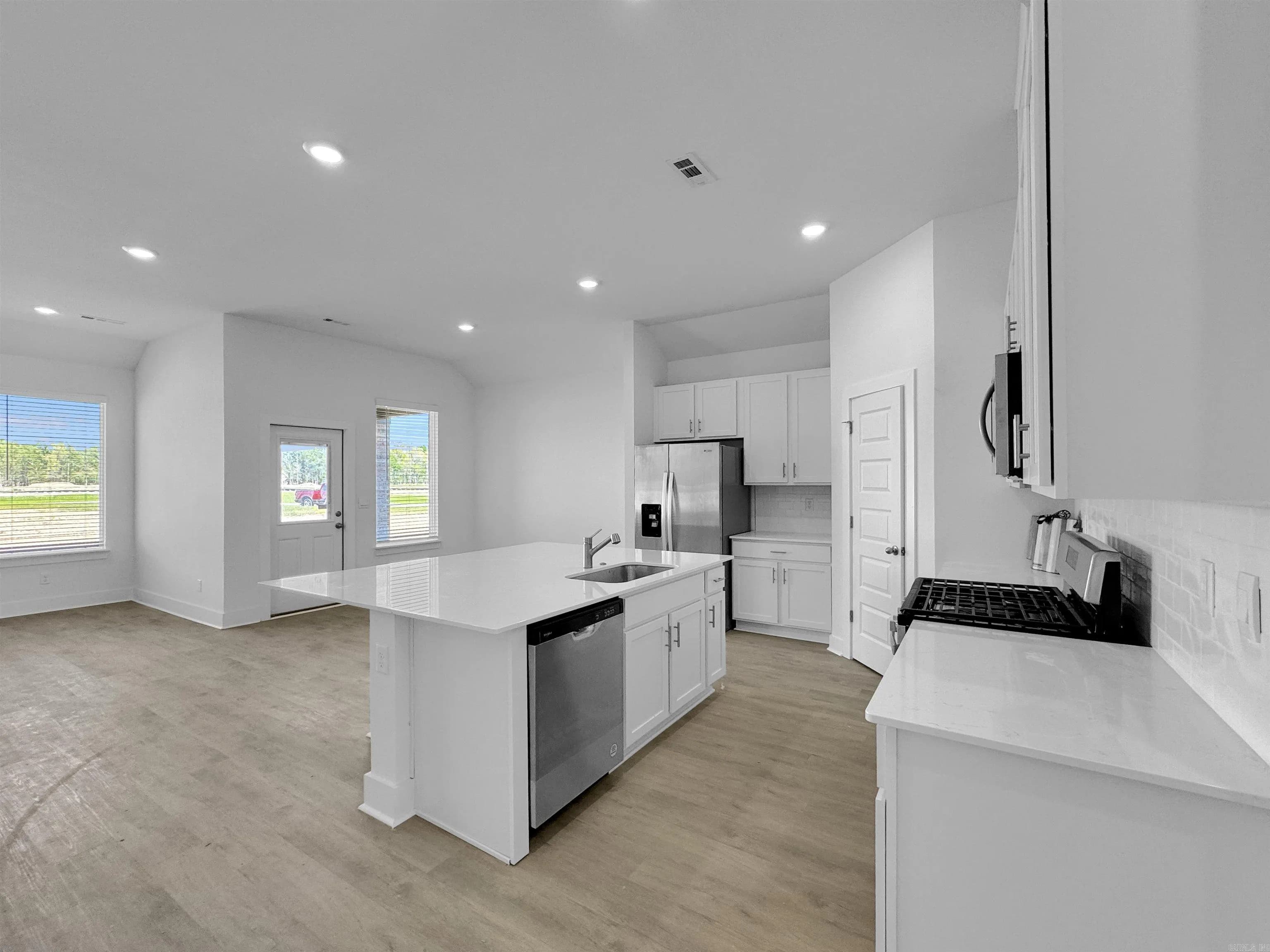 Property at 316  Lainey - Image 4